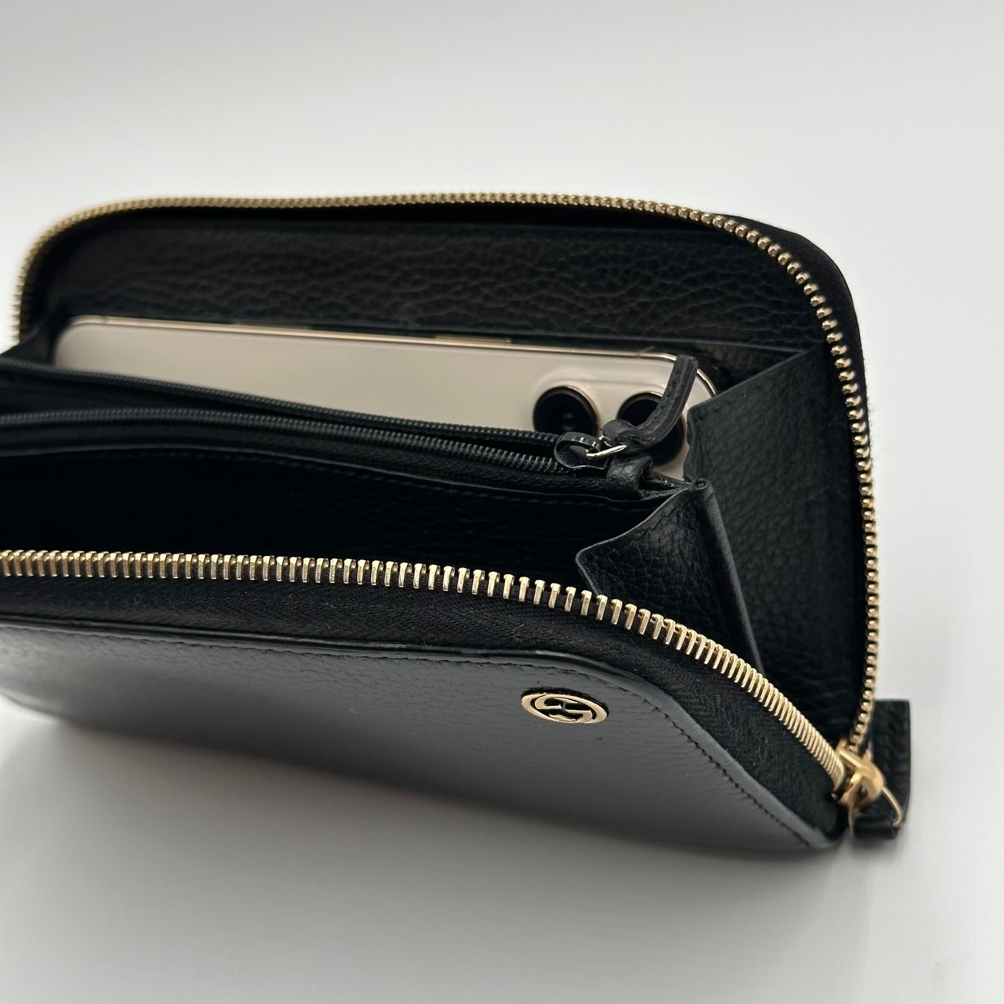 Authentic GUCCI Calfskin Zipper Wallet