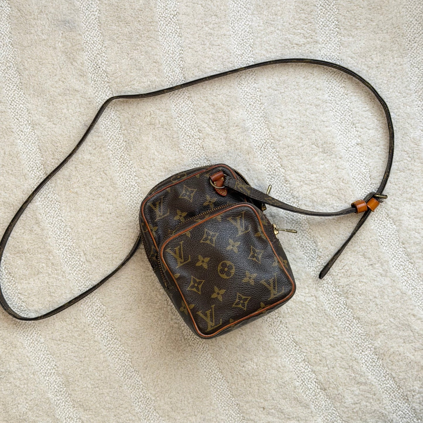 Authentic Louis Vuitton 1987 Monogram Amazone PM Crossbody