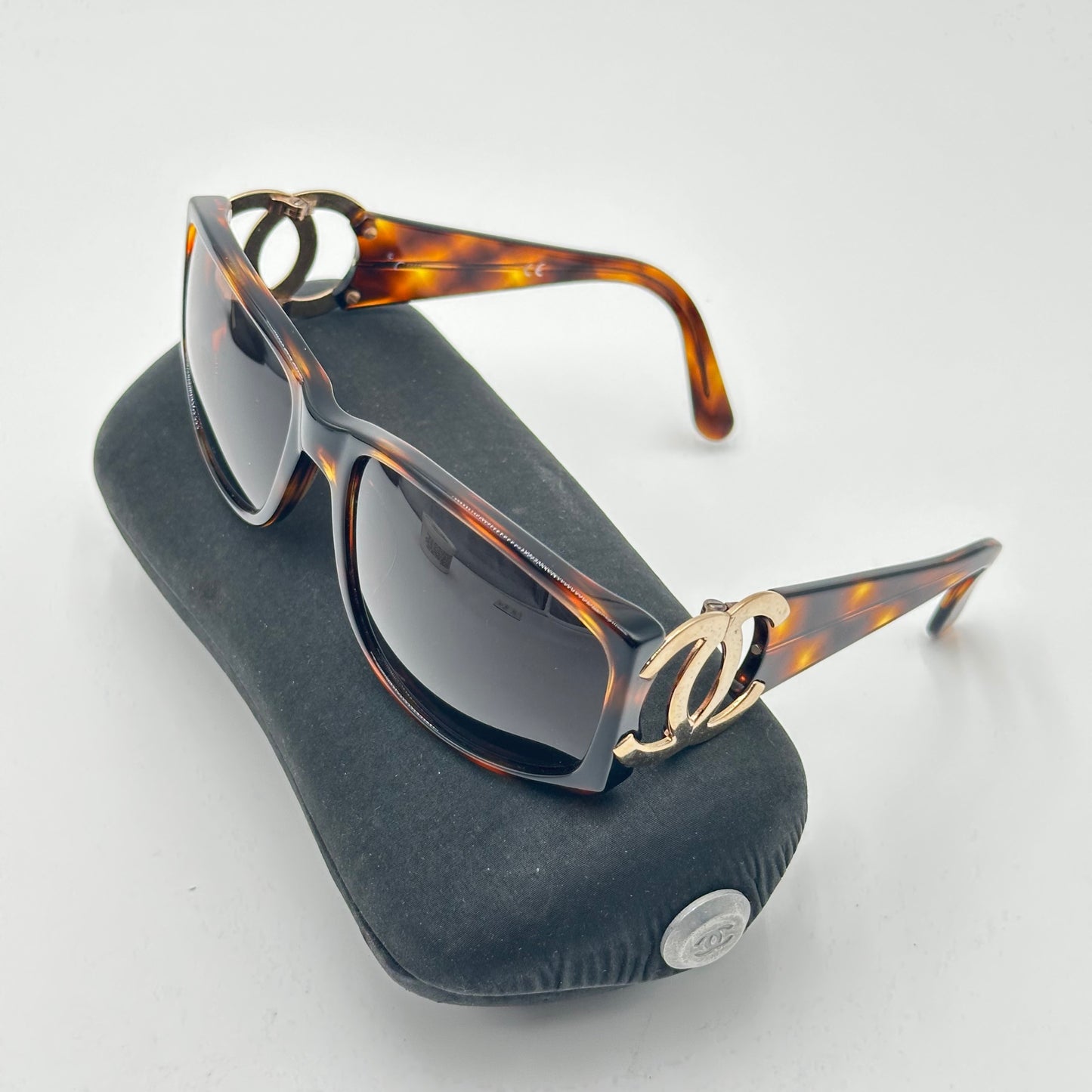 Authentic CHANEL CC Brown Tortoise Shell Sunglasses