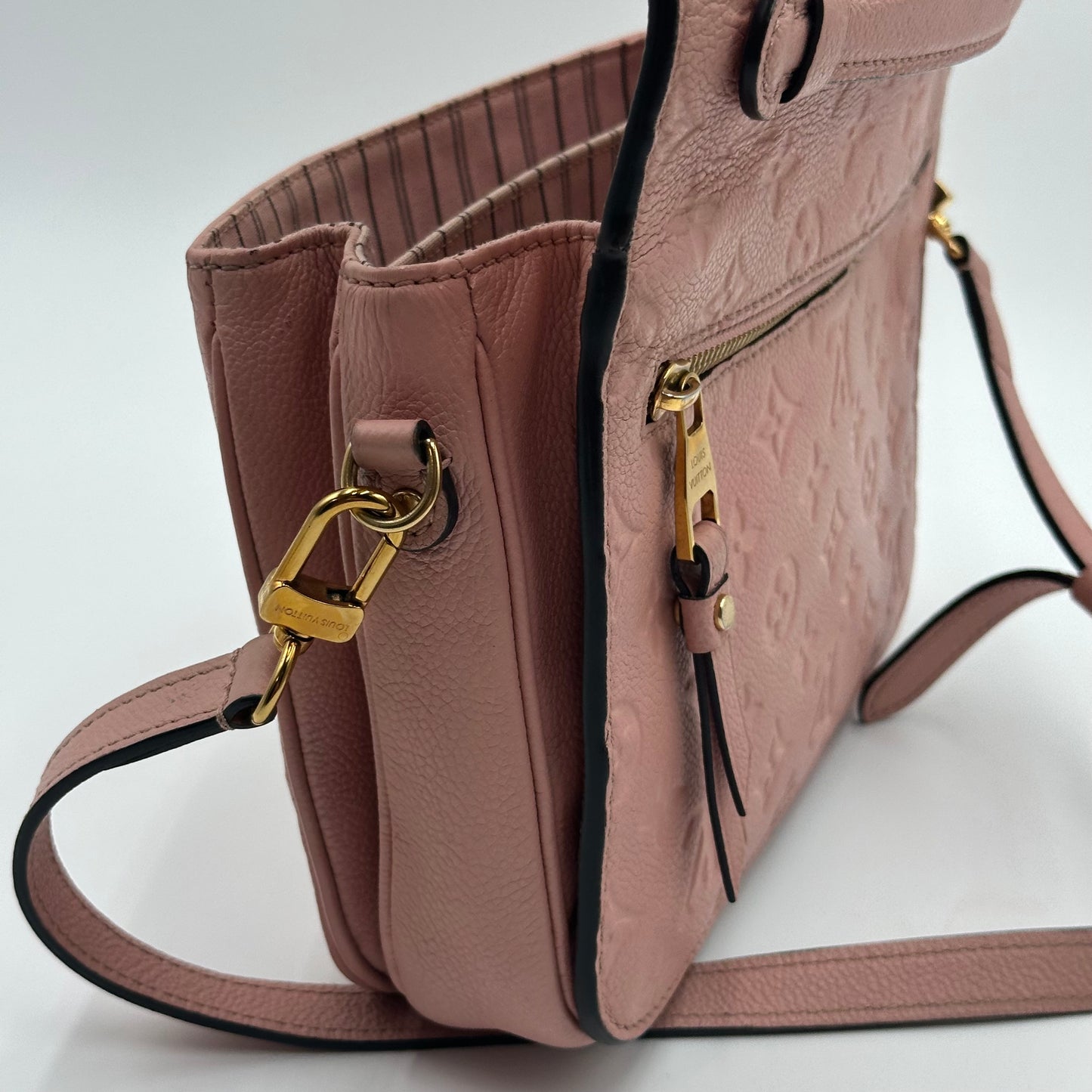 Authentic Louis Vuitton Pochette Métis Monogram Empreinte Rose Pink Crossbody