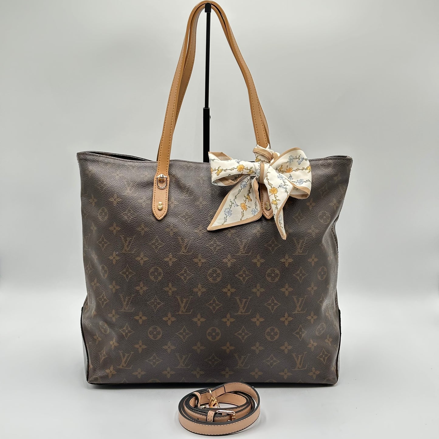 Authentic Louis Vuitton 1999 Monogram Cabas Mezzo Tote