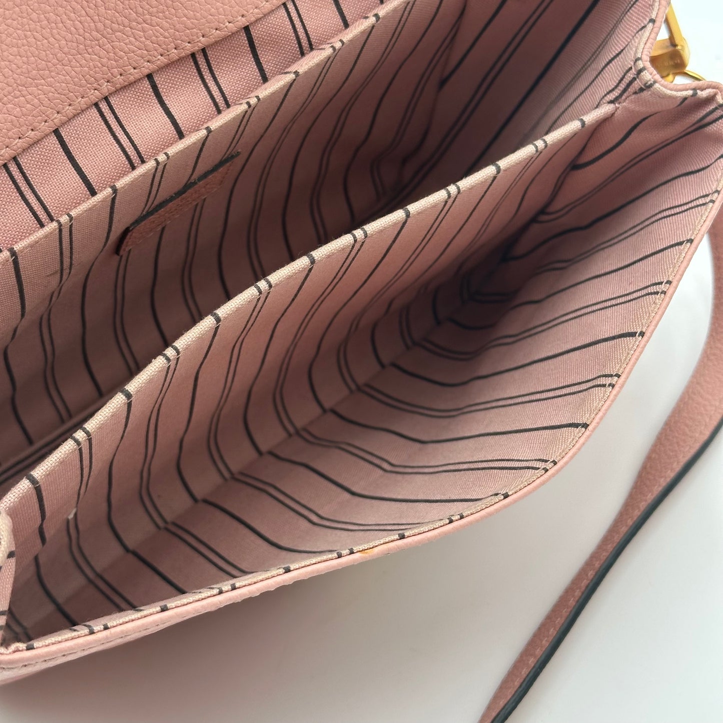 Authentic Louis Vuitton Pochette Métis Monogram Empreinte Rose Pink Crossbody