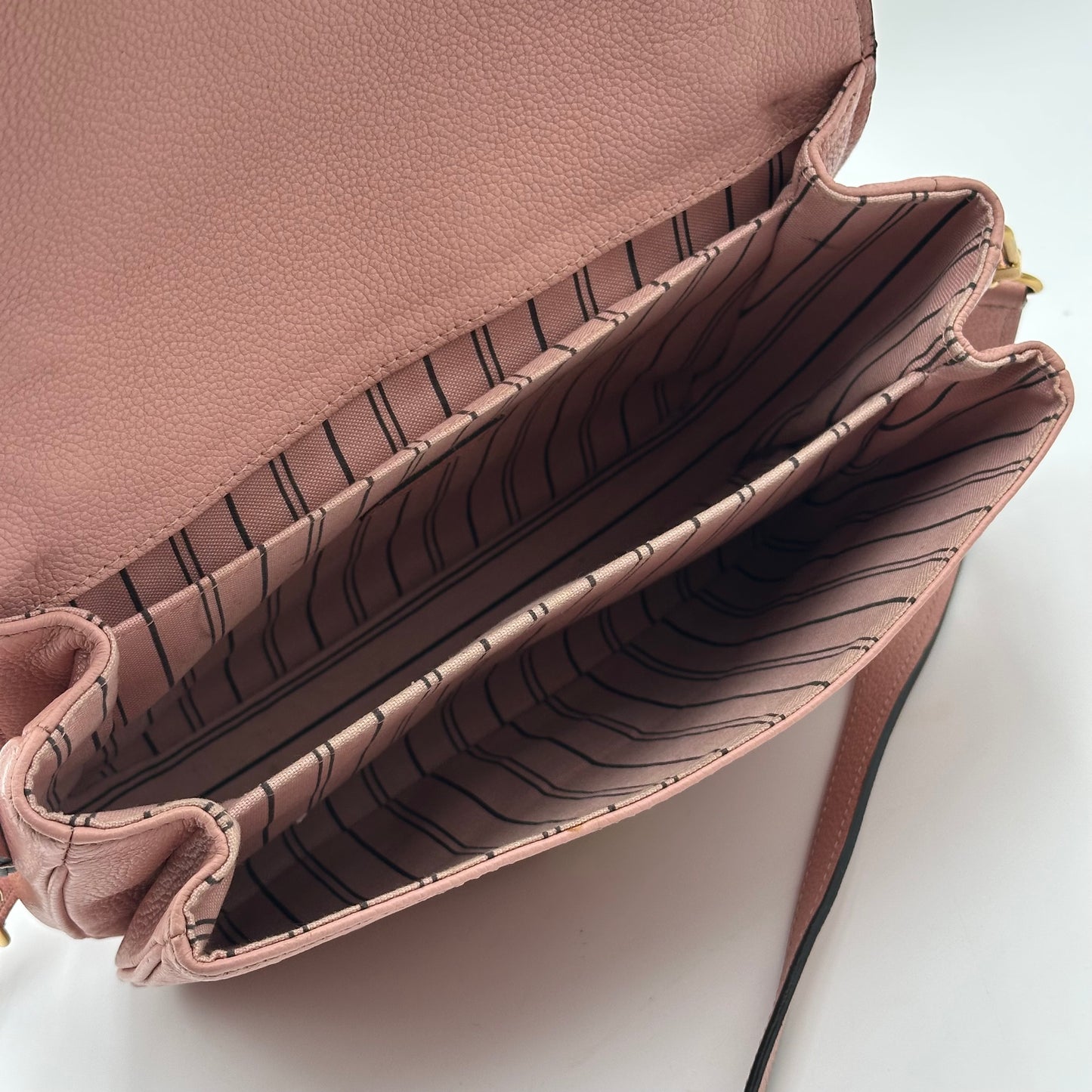 Authentic Louis Vuitton Pochette Métis Monogram Empreinte Rose Pink Crossbody