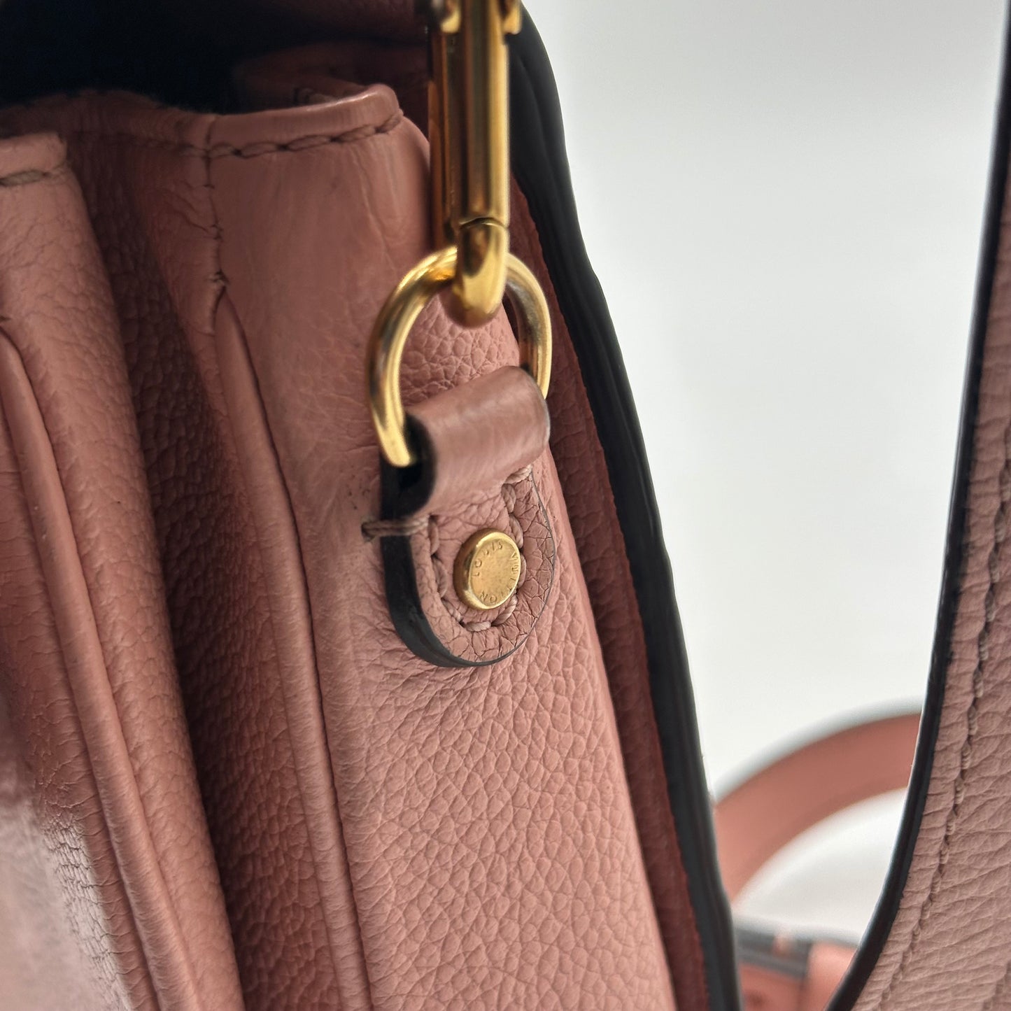 Authentic Louis Vuitton Pochette Métis Monogram Empreinte Rose Pink Crossbody