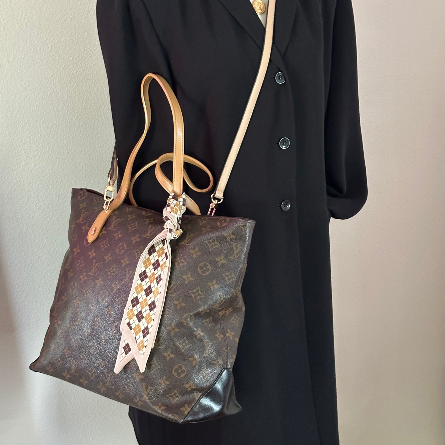Authentic Louis Vuitton 2000 Monogram Cabas Mezzo Tote
