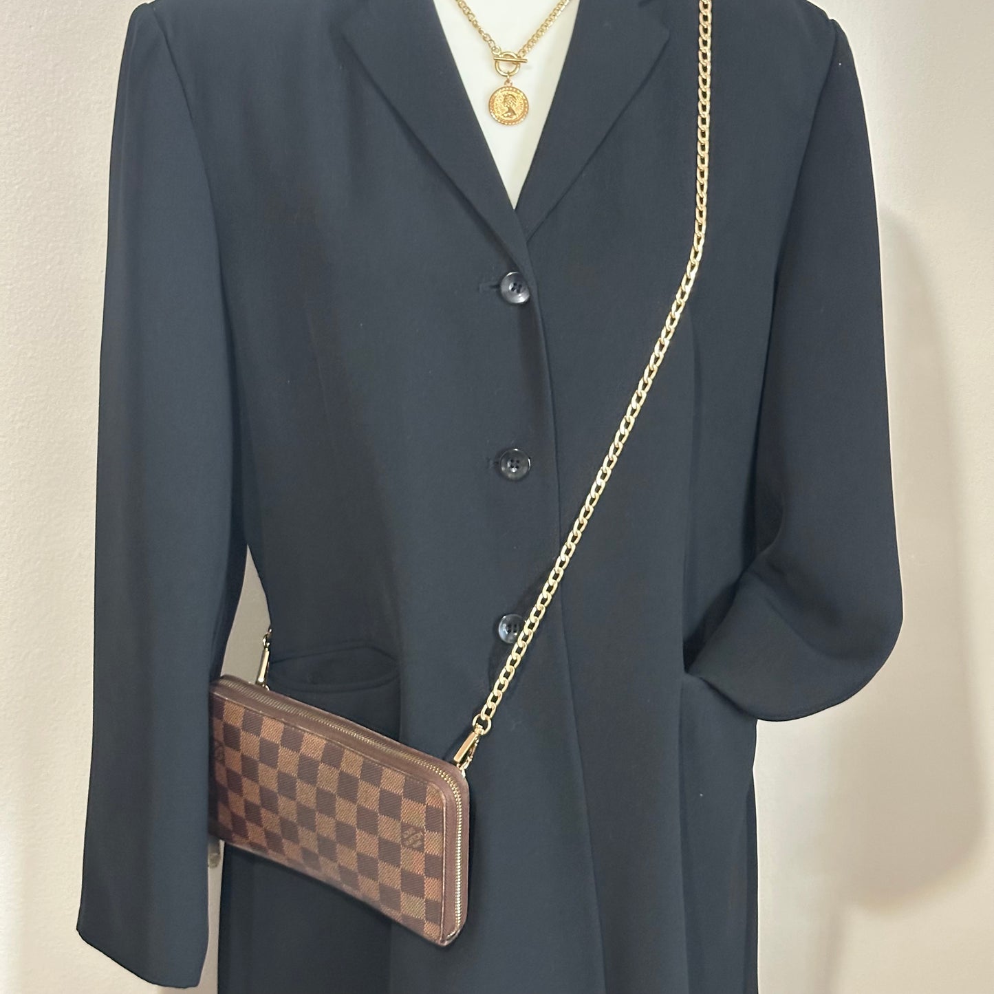 Authentic Louis Vuitton 2011 Damier Ebene Organizer Wallet Crossbody