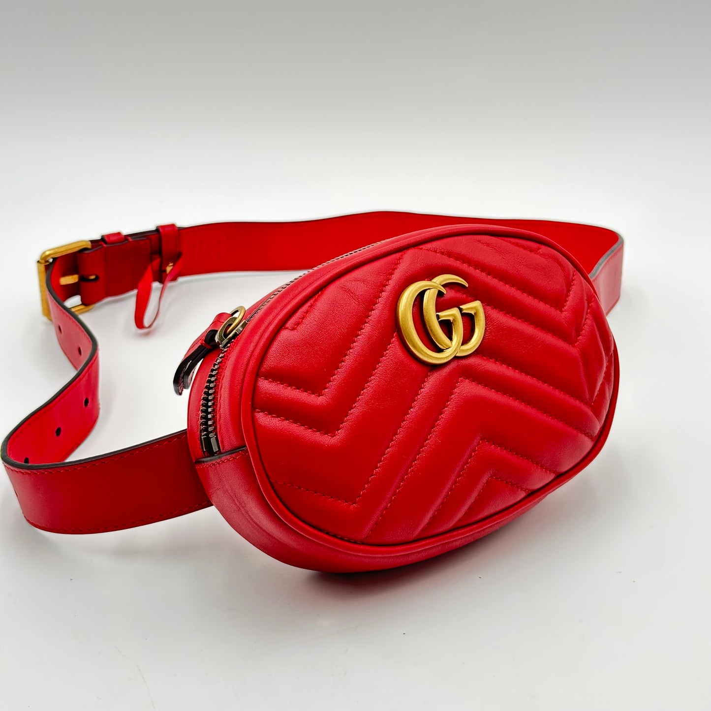 Authentic GUCCI Red GG Marmont Belt Bag