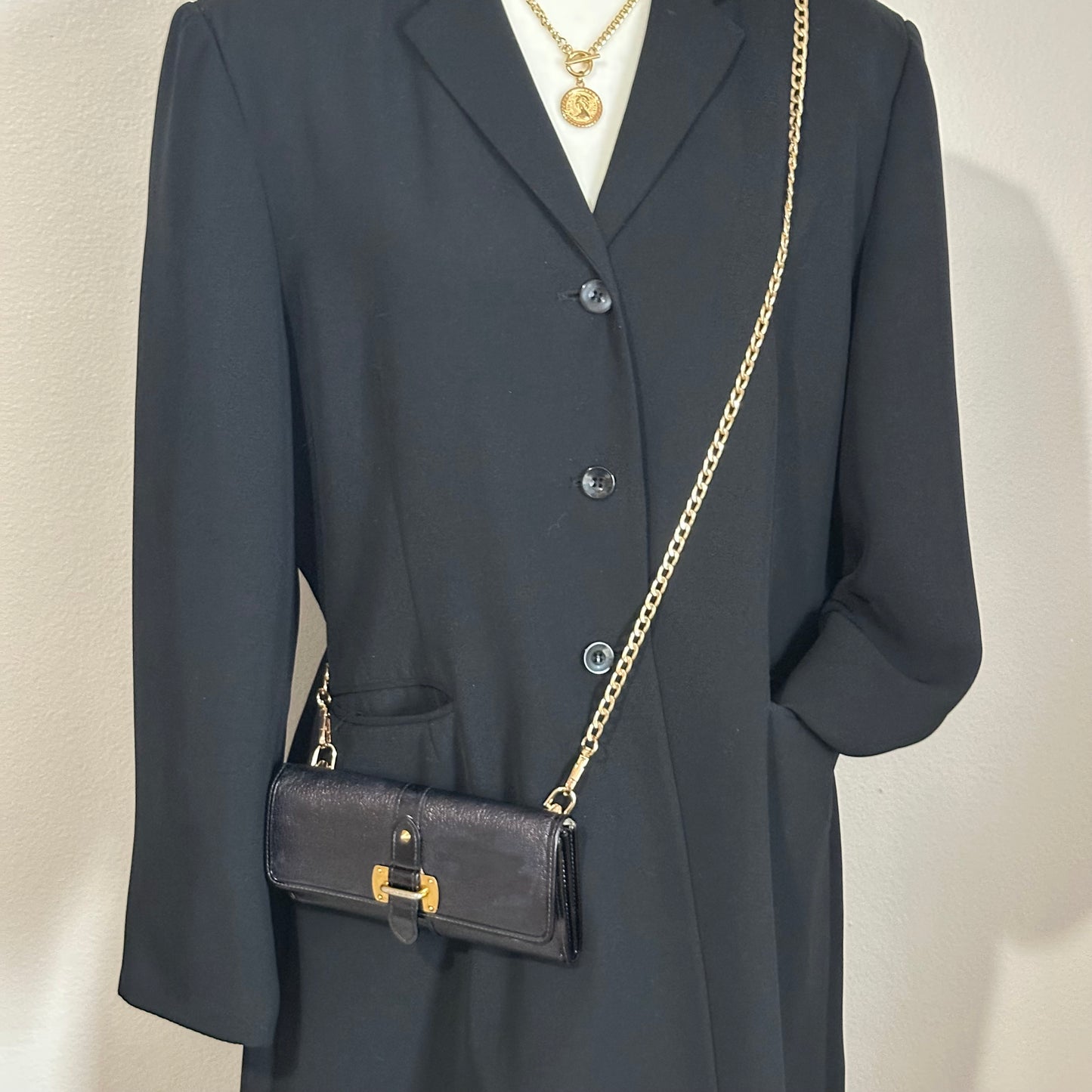 Authentic Louis Vuitton 2010 Suhali Sarah Wallet Crossbody