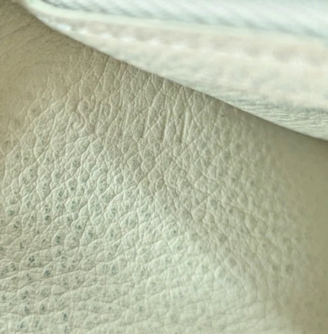 Authentic Louis Vuitton 2011 Black Empreinte Monogram Full Zipper Wallet Crossbody