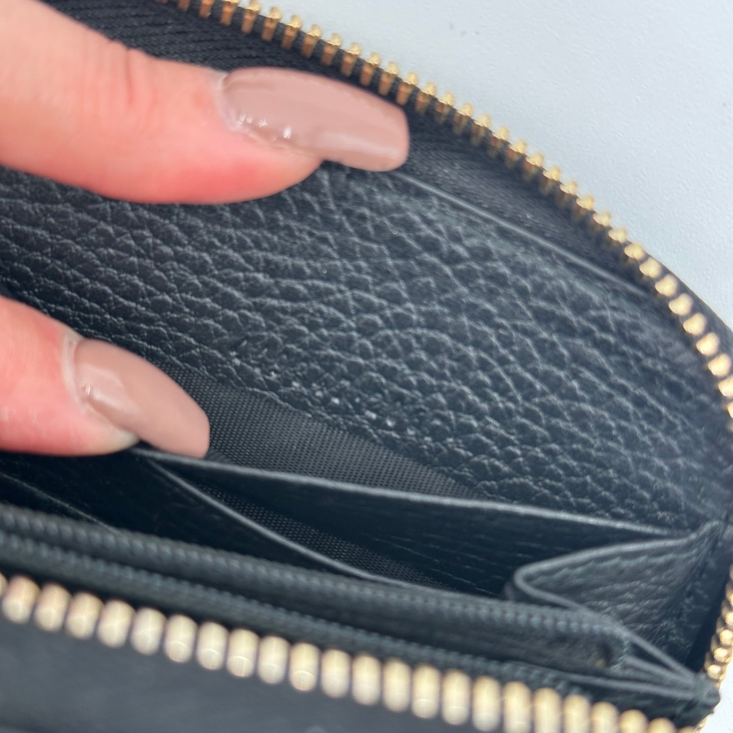 Authentic GUCCI Calfskin Zipper Wallet