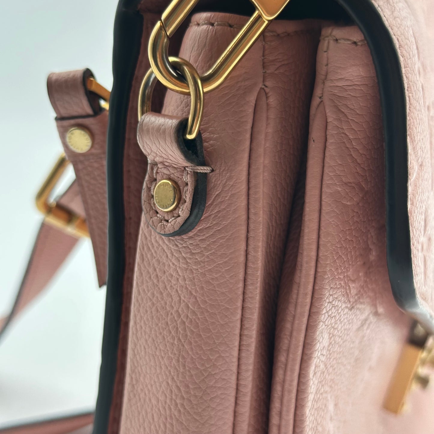 Authentic Louis Vuitton Pochette Métis Monogram Empreinte Rose Pink Crossbody