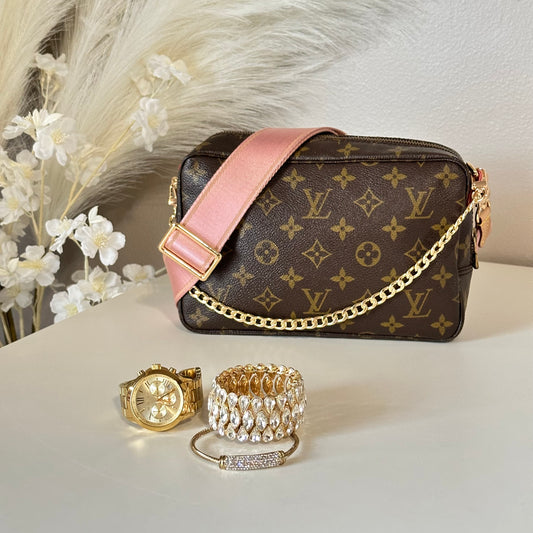 Authentic 1988 Louis Vuitton Monogram Trousse 23 Crossbody