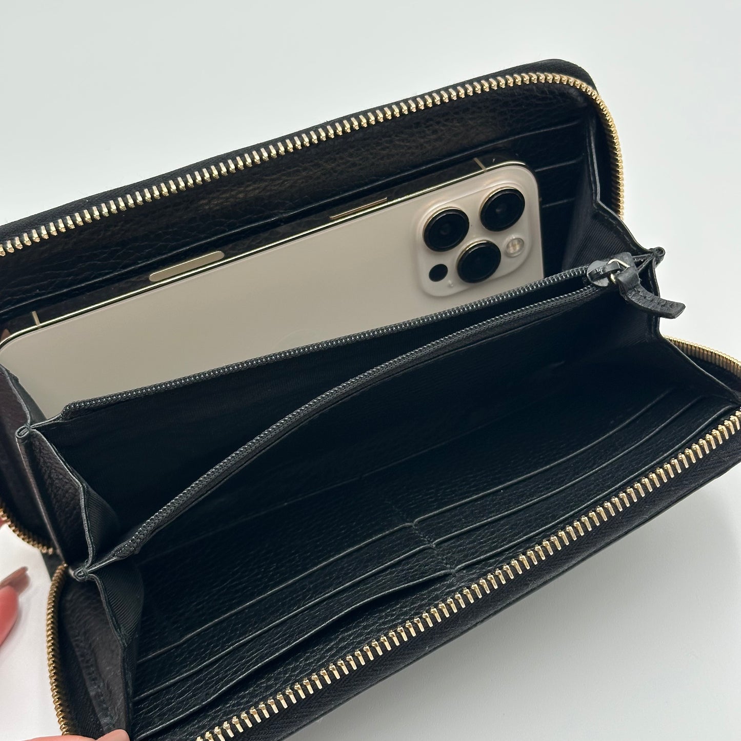 Authentic GUCCI Calfskin Zipper Wallet