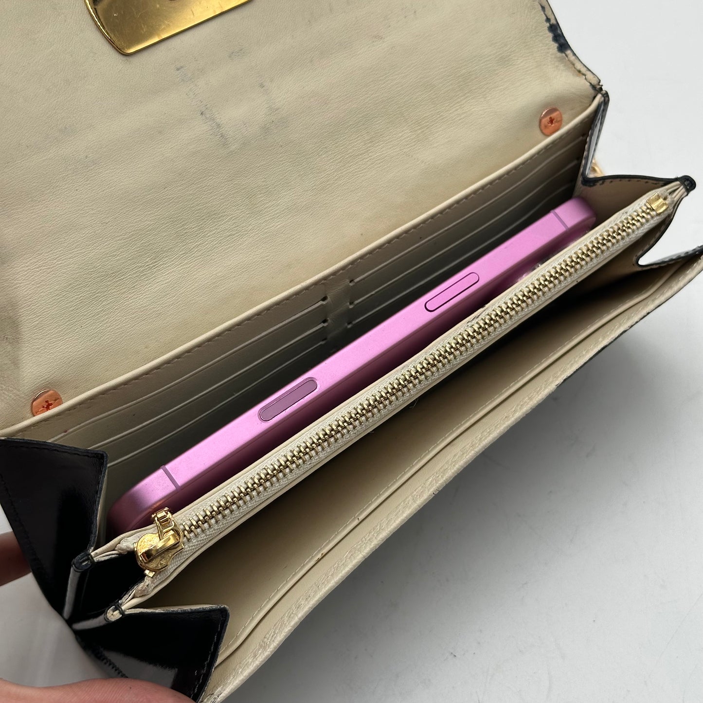 Authentic Louis Vuitton 2010 Suhali Sarah Wallet Crossbody