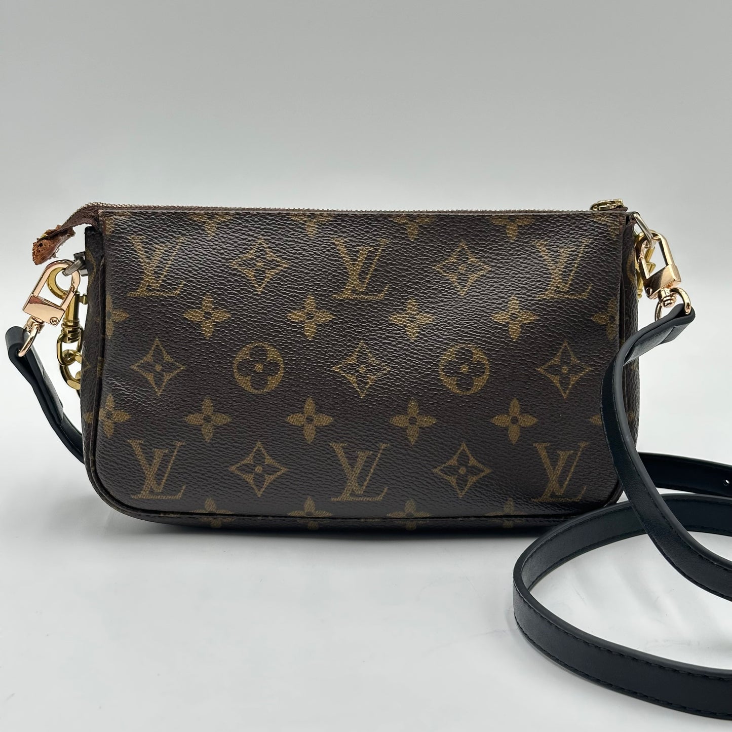 Authentic Louis Vuitton 2002 Monogram Pochette Accessoires Crossbody
