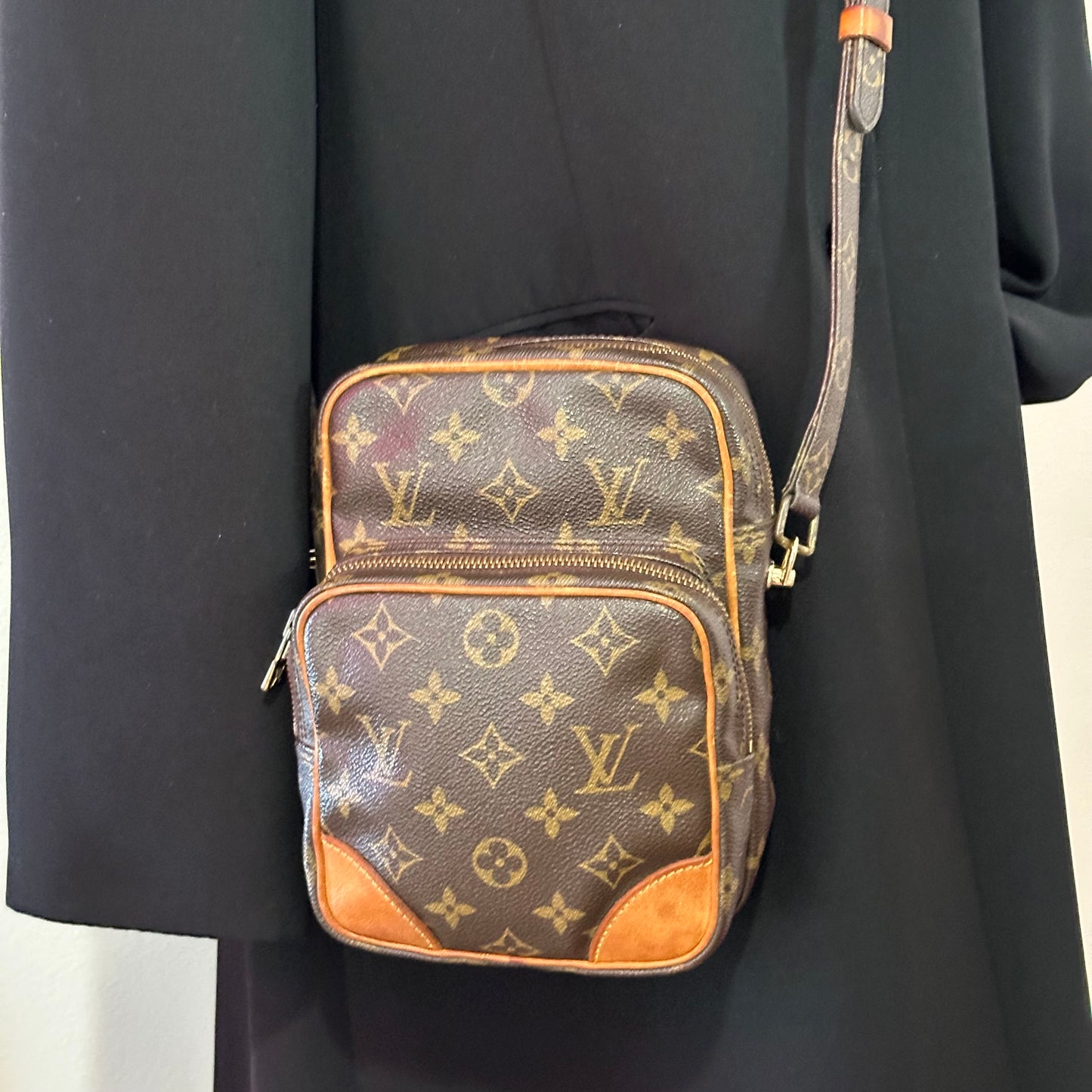 Authentic Louis Vuitton 1987 Monogram Amazone MM Crossbody