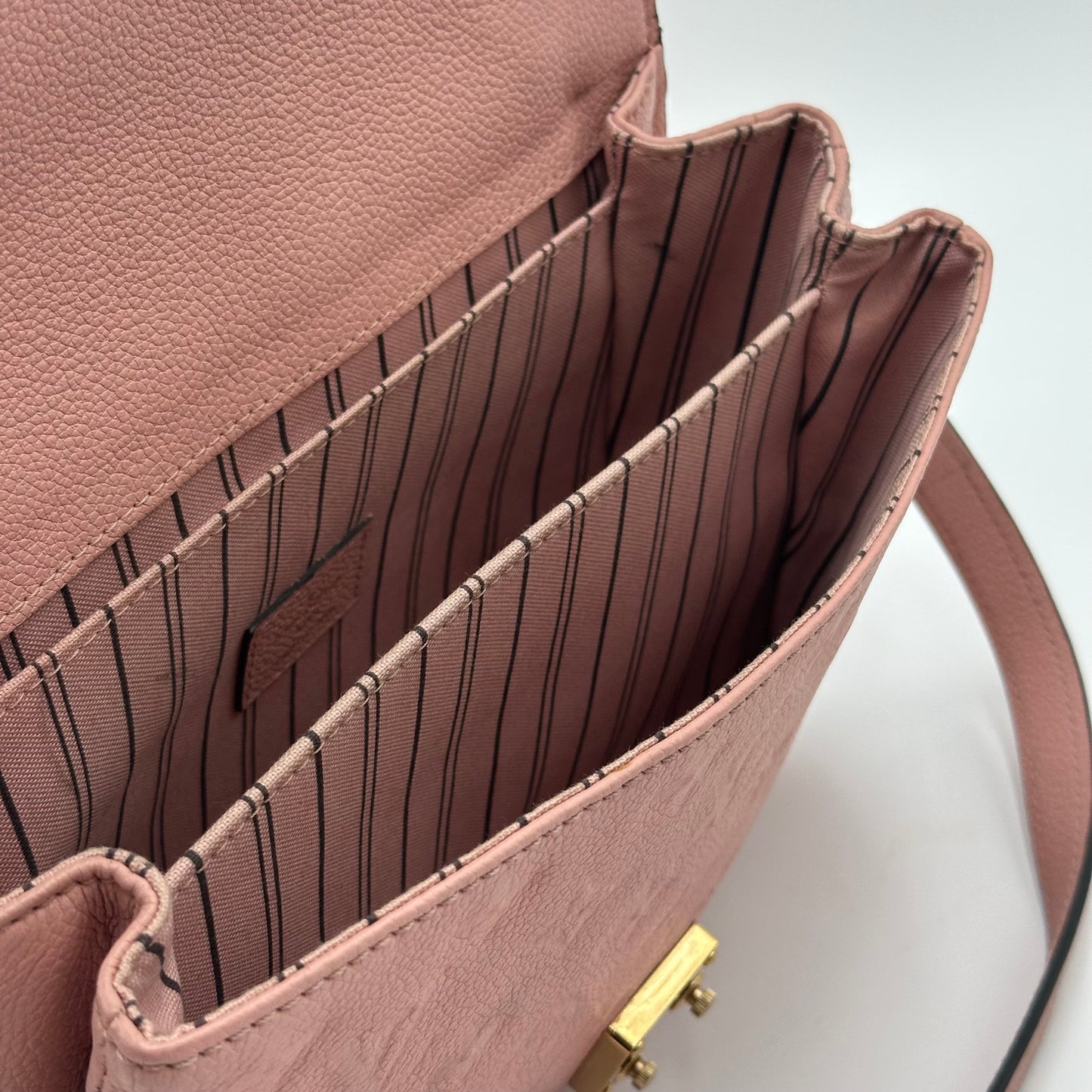 Authentic Louis Vuitton Pochette Métis Monogram Empreinte Rose Pink Crossbody