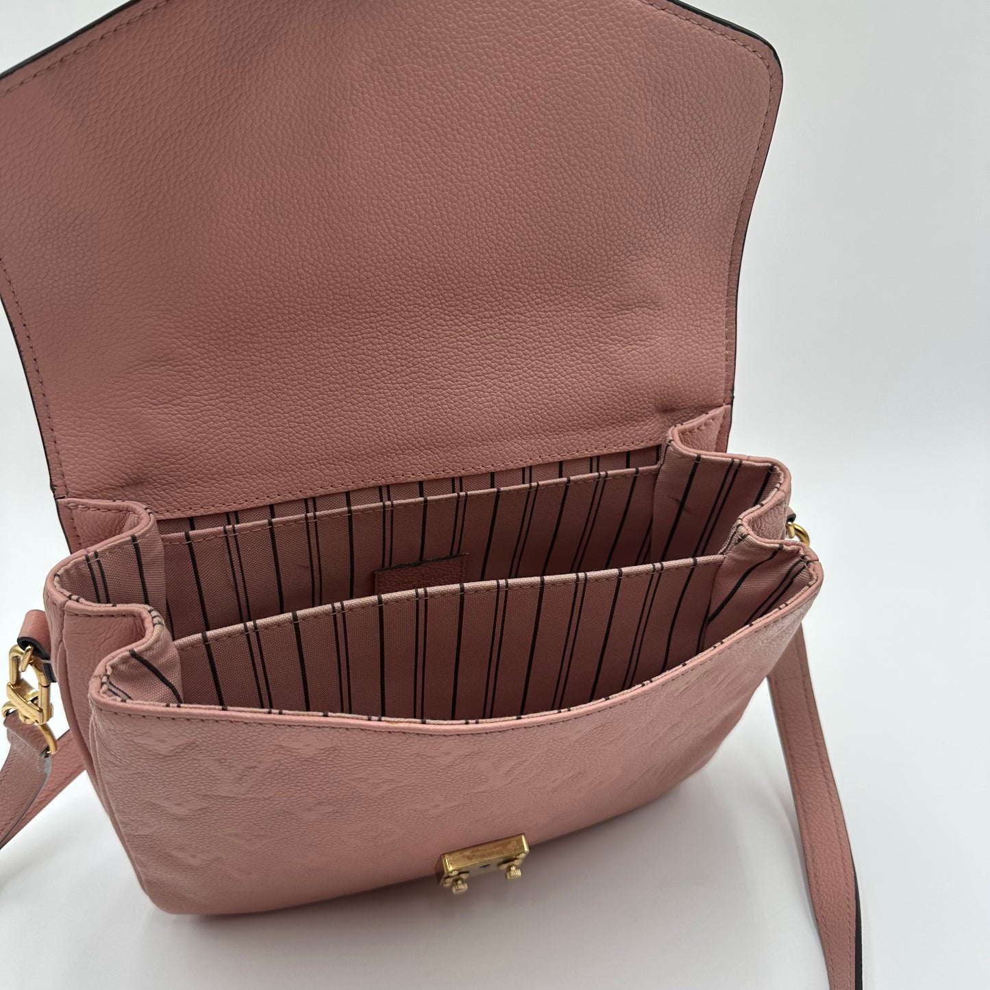 Authentic Louis Vuitton Pochette Métis Monogram Empreinte Rose Pink Crossbody