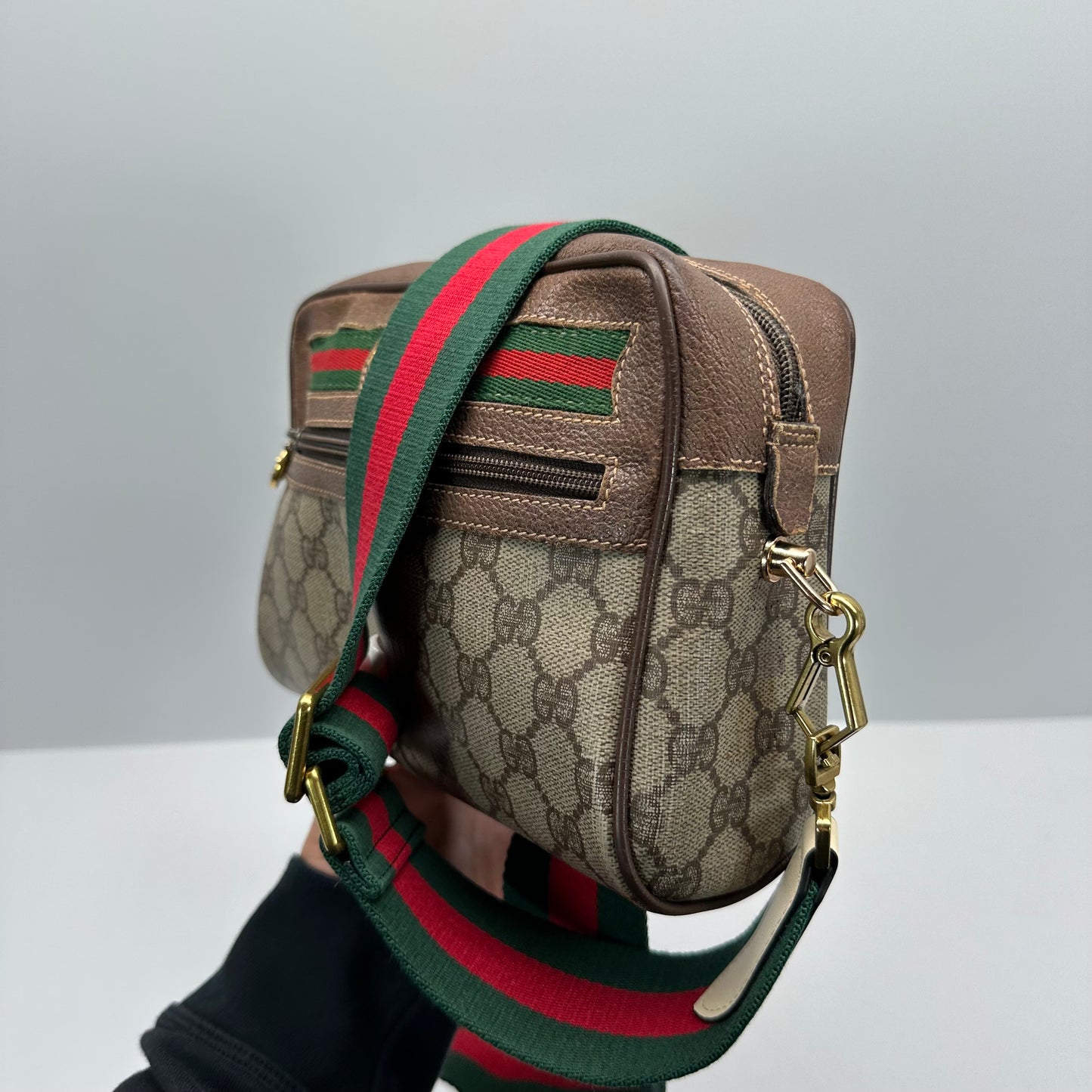 Authentic GUCCI Vintage GG Zipper Pouch Crossbody