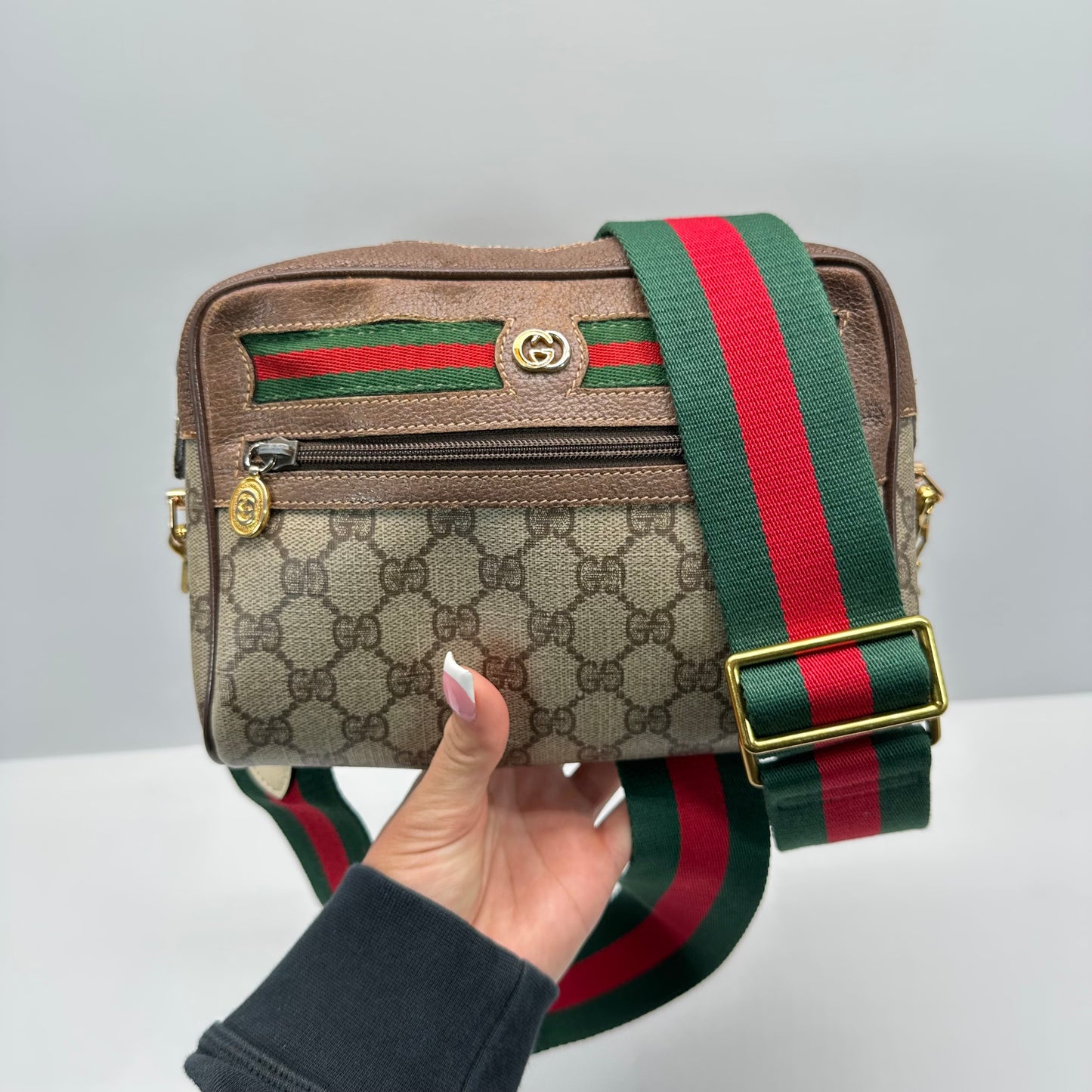 Authentic GUCCI Vintage GG Zipper Pouch Crossbody