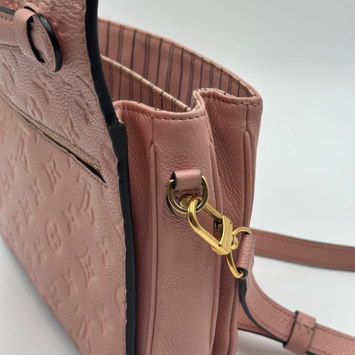 Authentic Louis Vuitton Pochette Métis Monogram Empreinte Rose Pink Crossbody