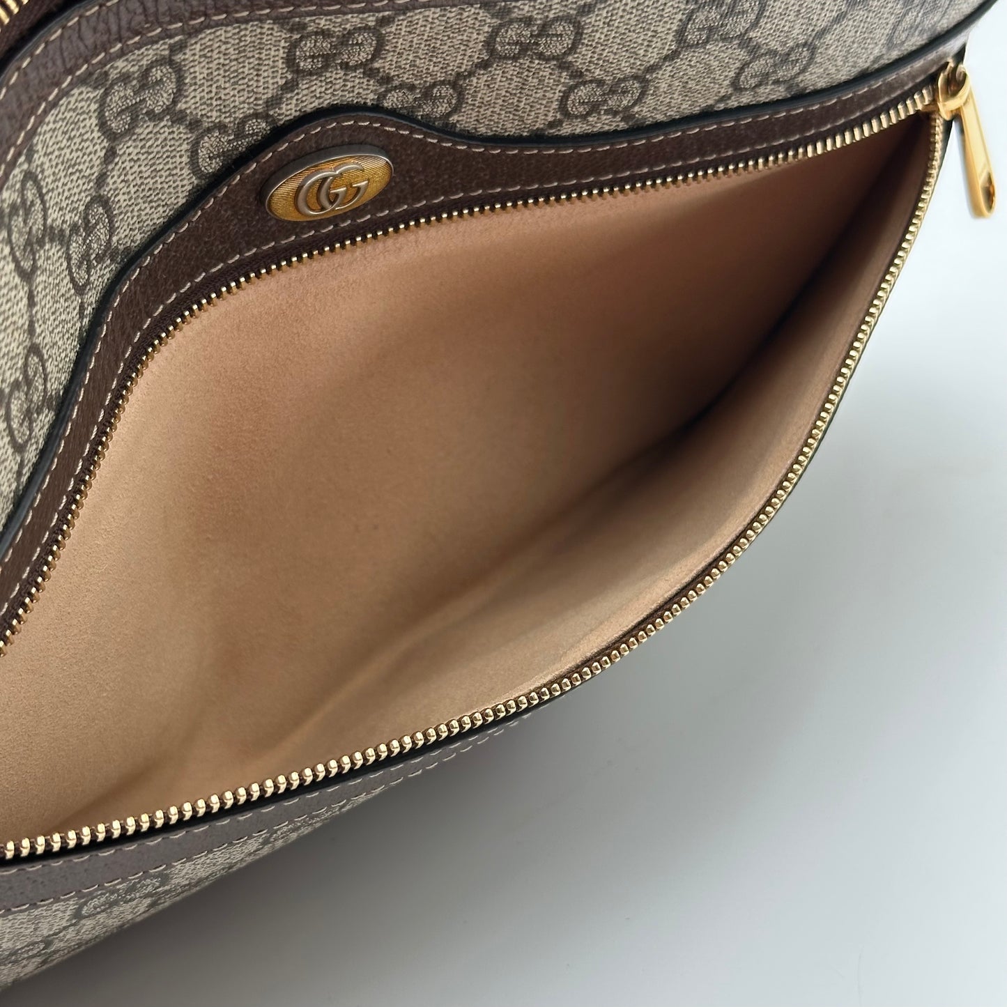 Authentic GUCCI Ophidia Supreme Zipper Clutch Crossbody