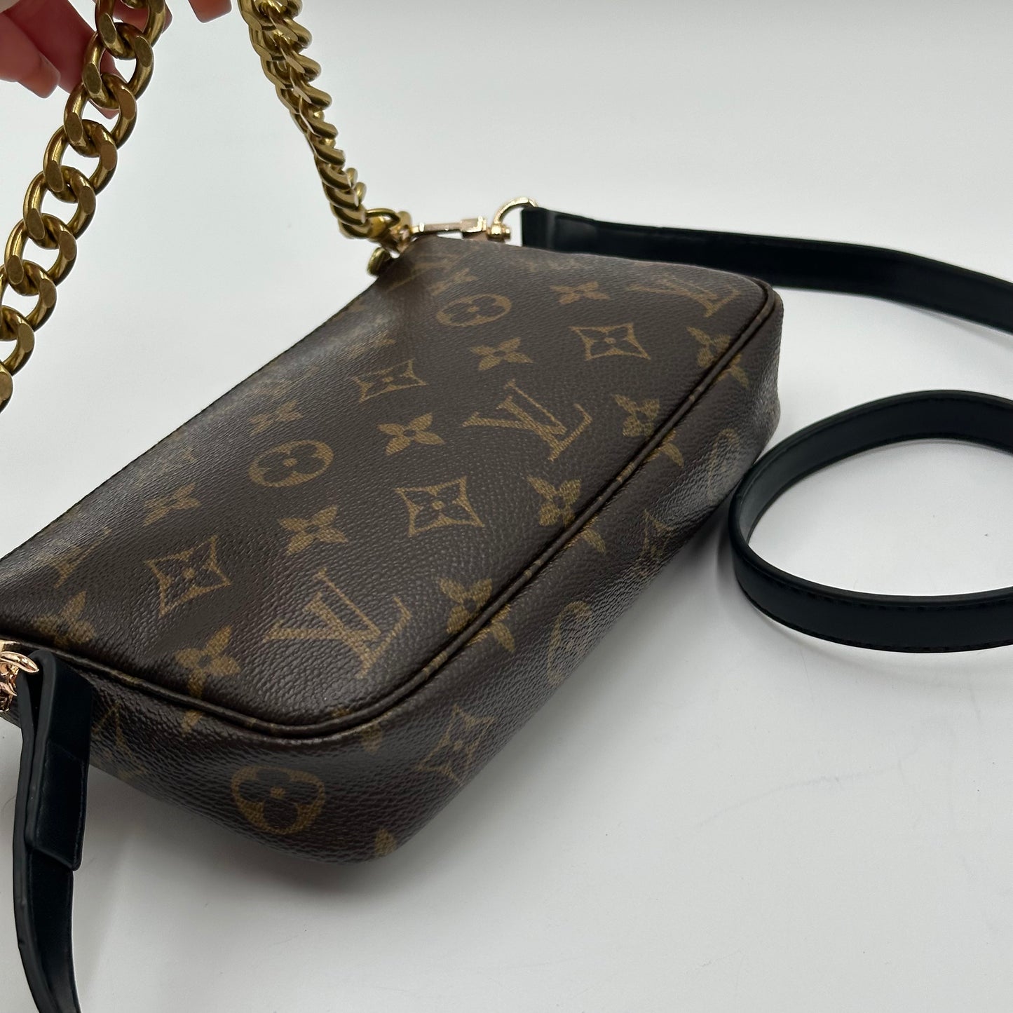Authentic Louis Vuitton 2002 Monogram Pochette Accessoires Crossbody