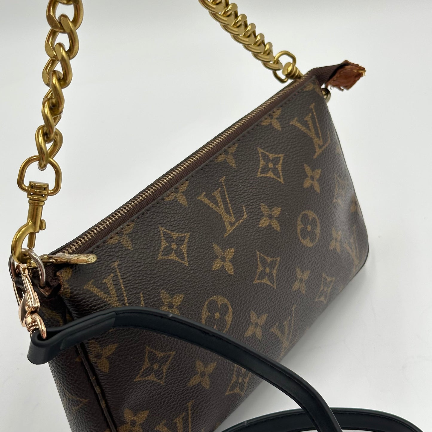 Authentic Louis Vuitton 2002 Monogram Pochette Accessoires Crossbody