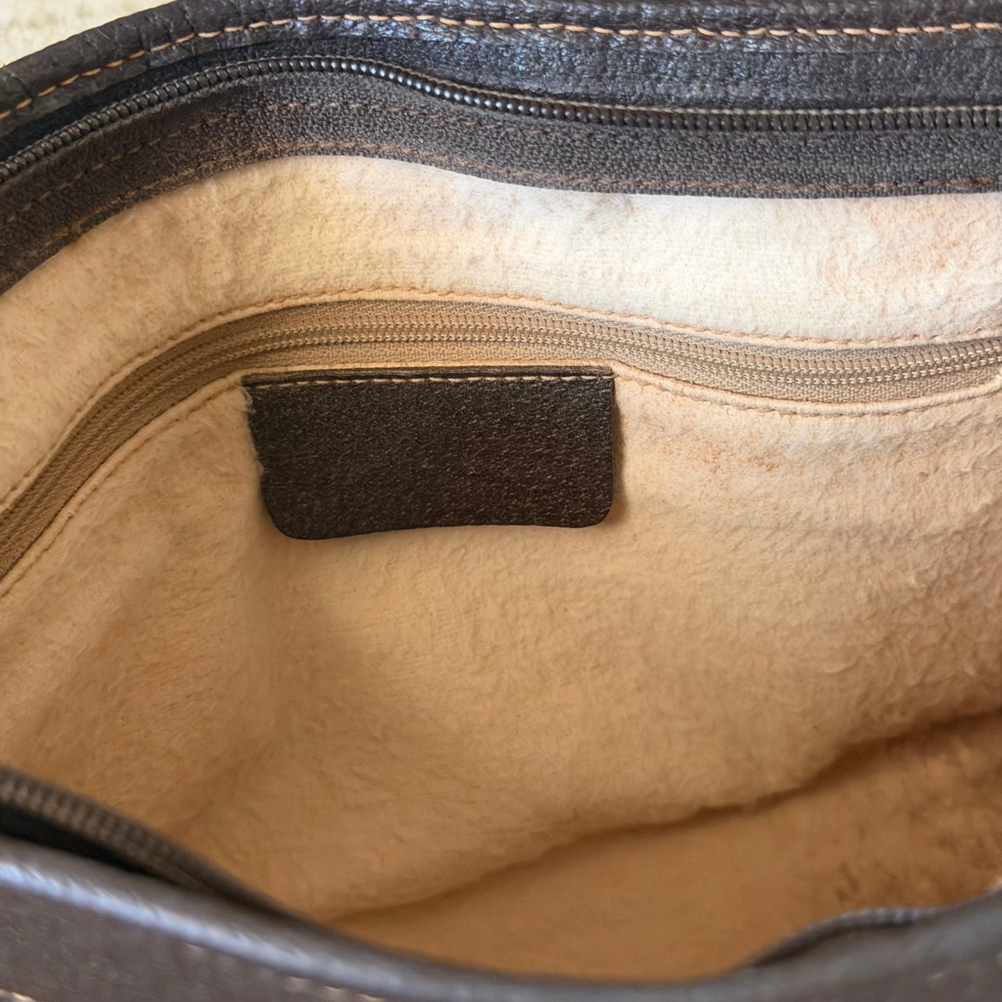 Authentic GUCCI Vintage GG Supreme Canvas Clutch