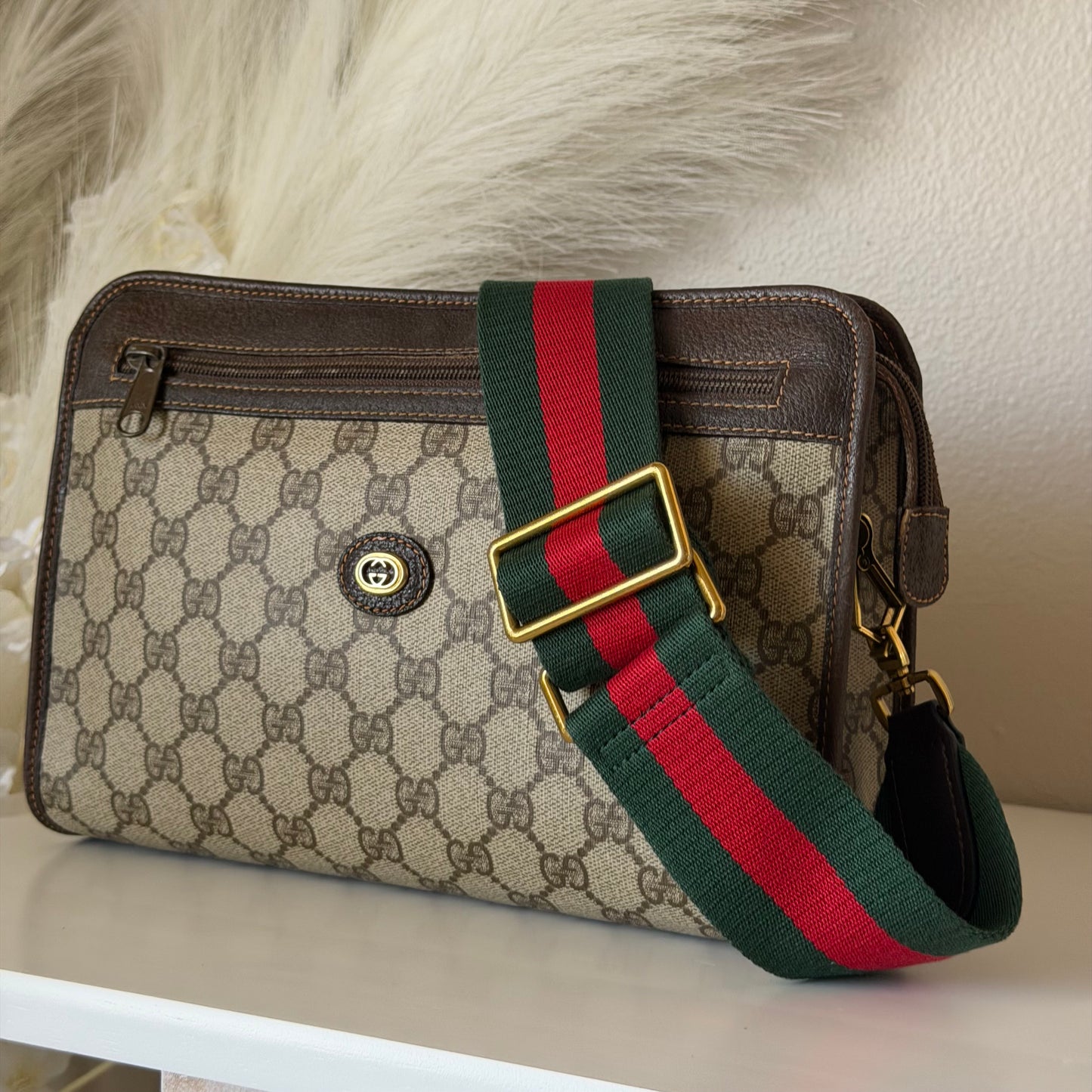 Authentic GUCCI Vintage GG Supreme Canvas Clutch