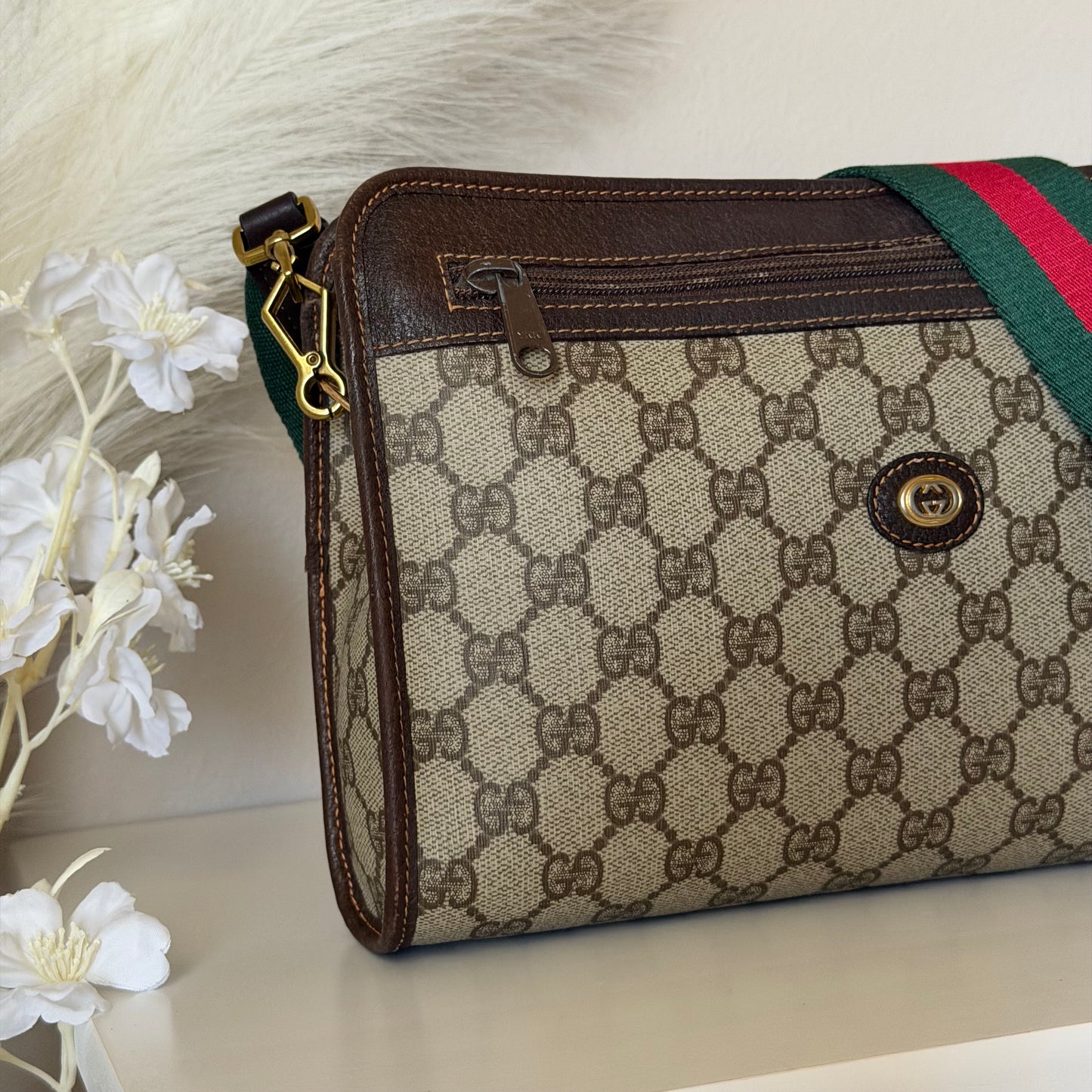 Authentic GUCCI Vintage GG Supreme Canvas Clutch