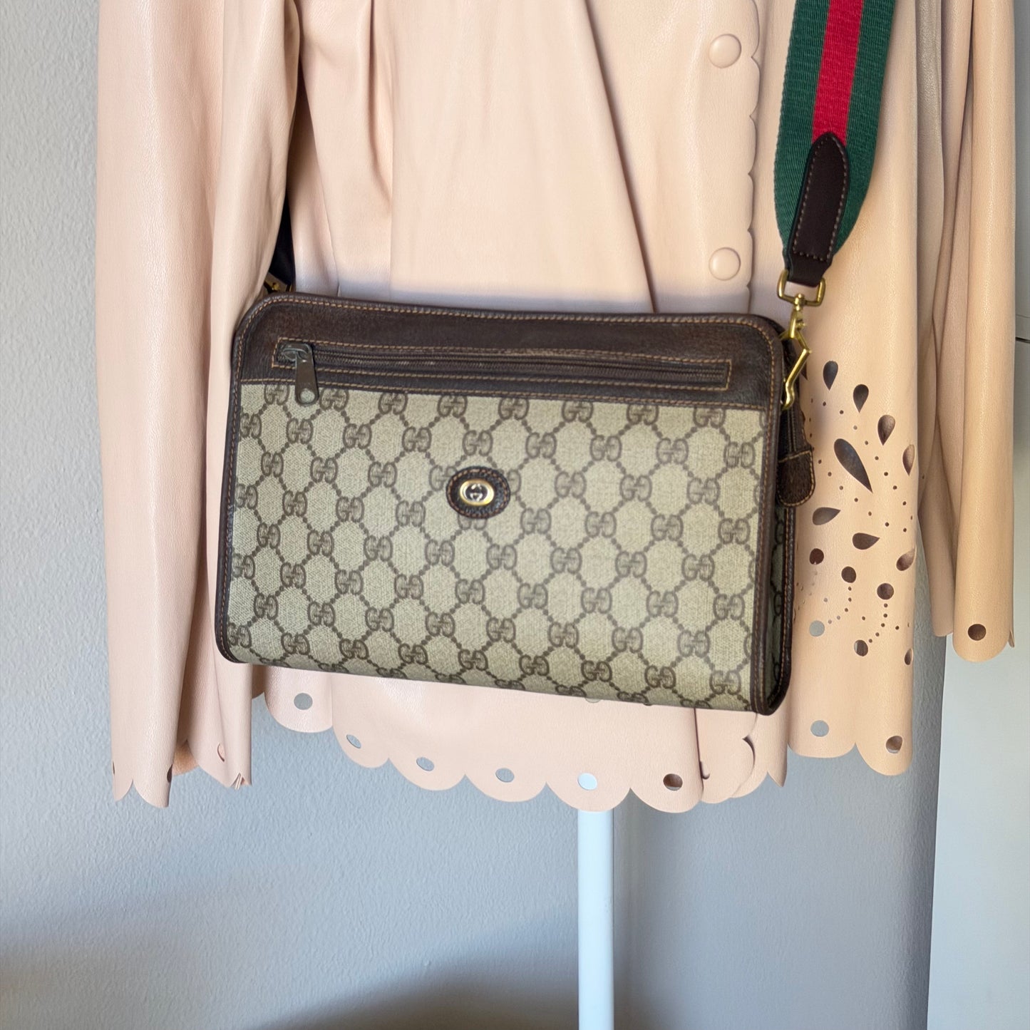 Authentic GUCCI Vintage GG Supreme Canvas Clutch