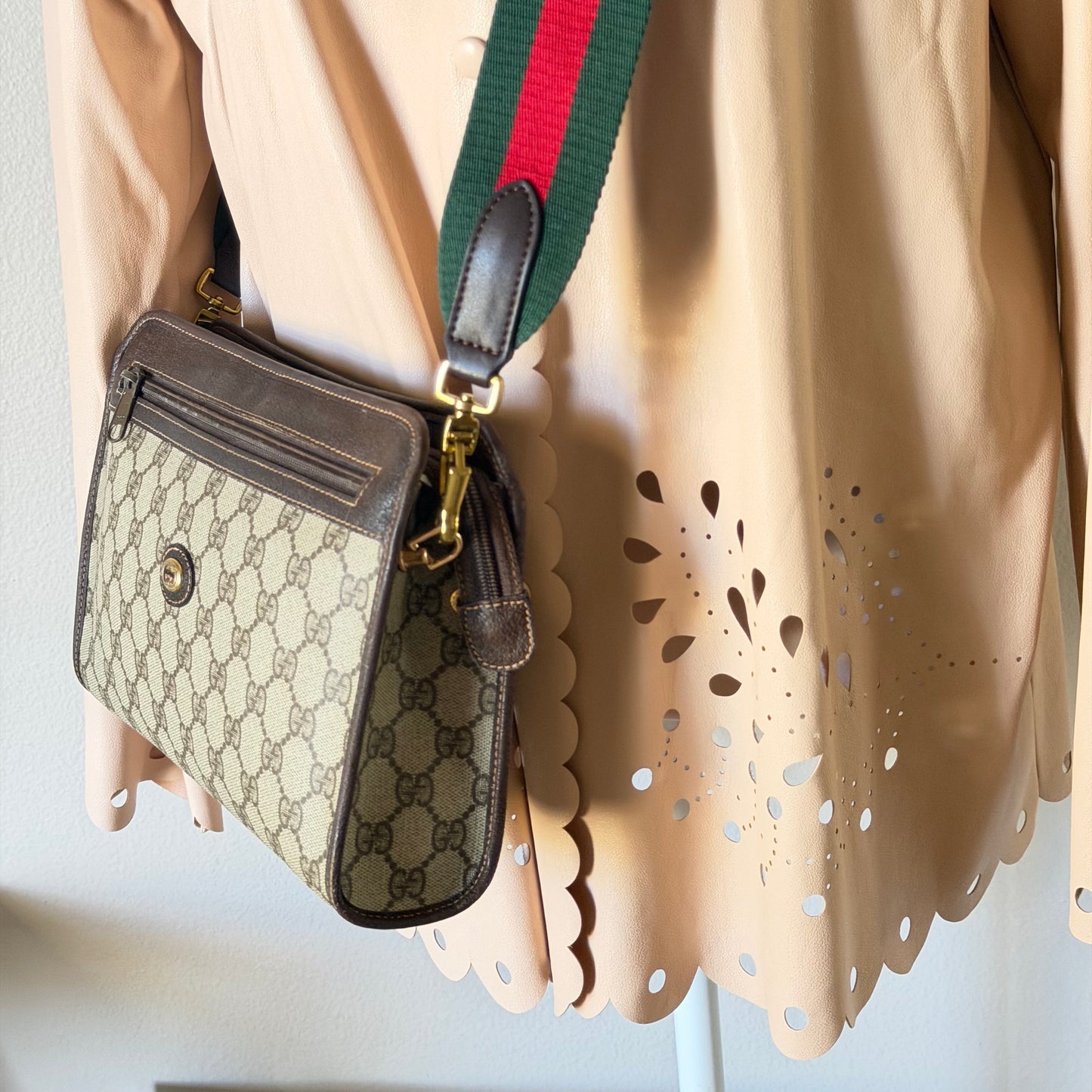 Authentic GUCCI Vintage GG Supreme Canvas Clutch
