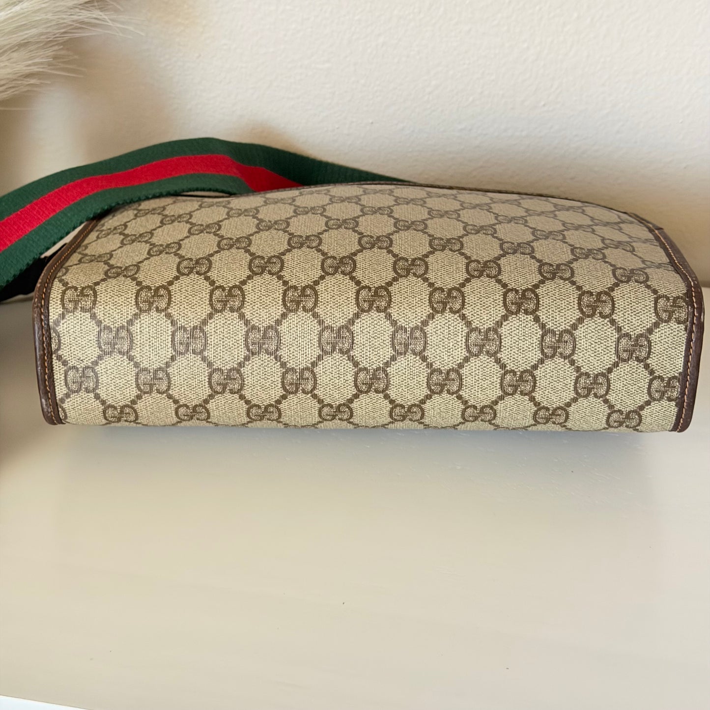 Authentic GUCCI Vintage GG Supreme Canvas Clutch