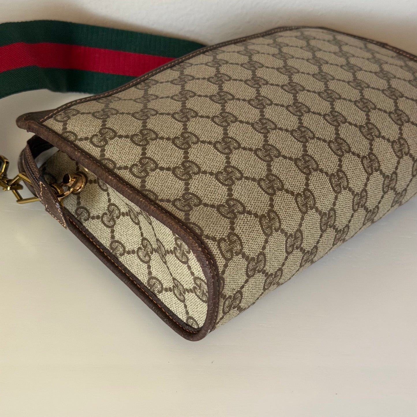 Authentic GUCCI Vintage GG Supreme Canvas Clutch