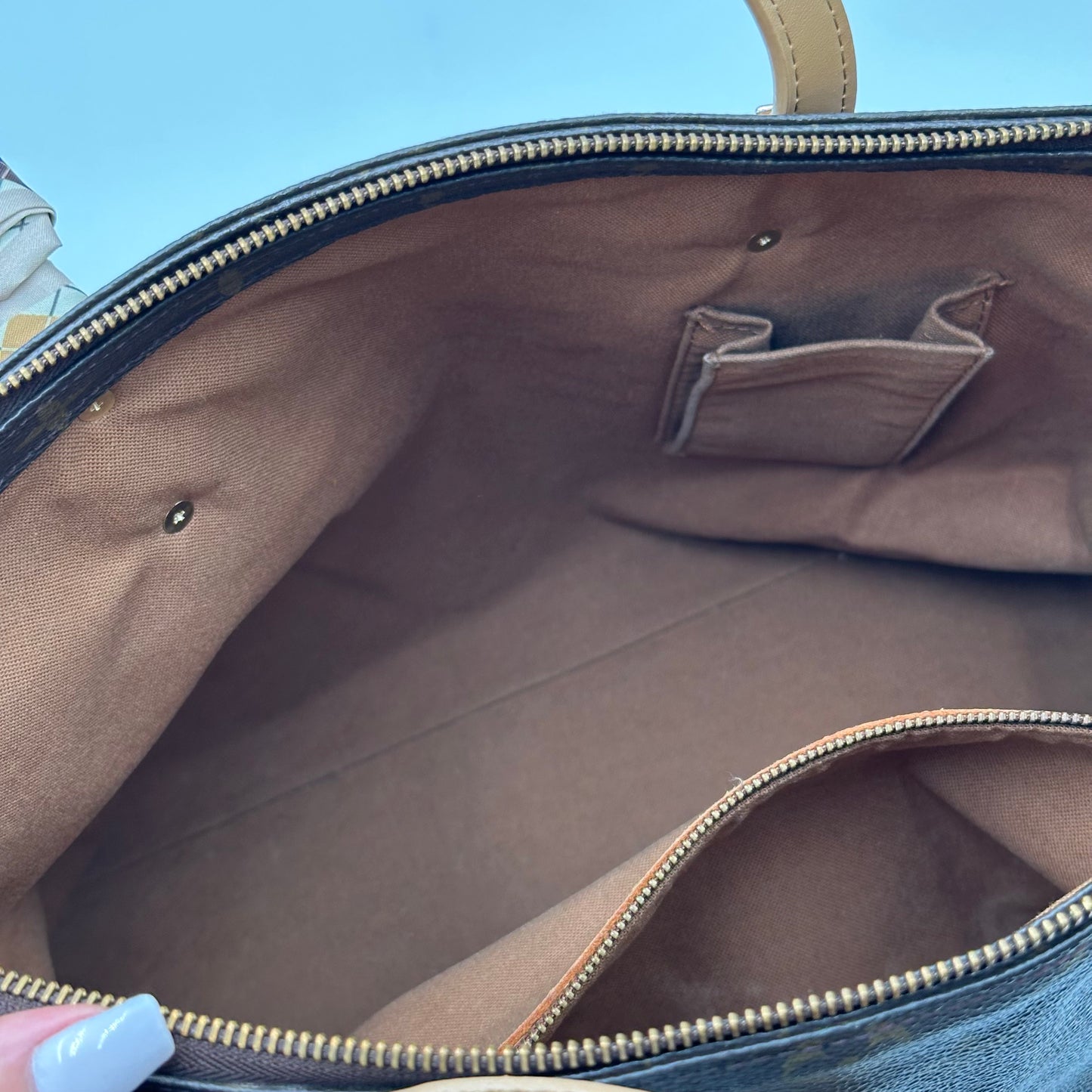 Authentic Louis Vuitton 2000 Monogram Cabas Mezzo Tote