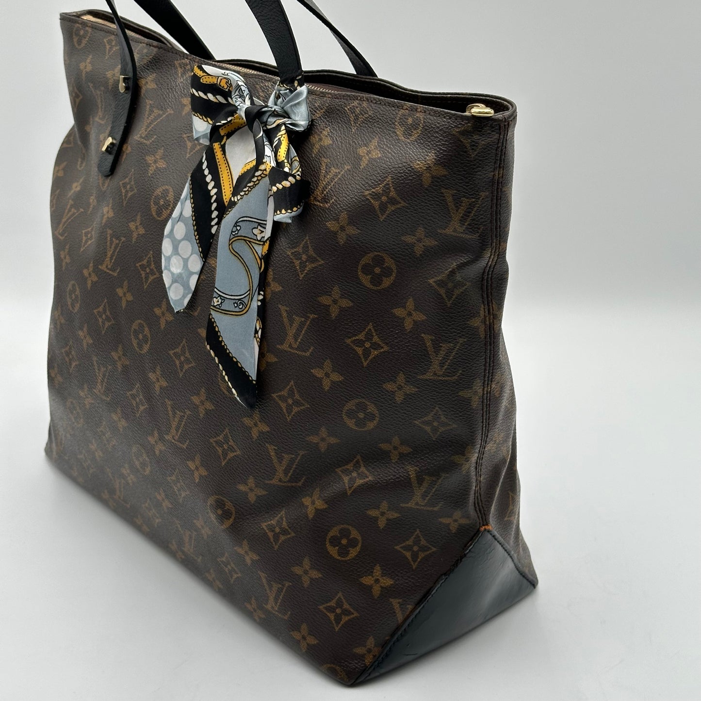 Authentic Louis Vuitton 1999 Monogram Cabas Mezzo Tote