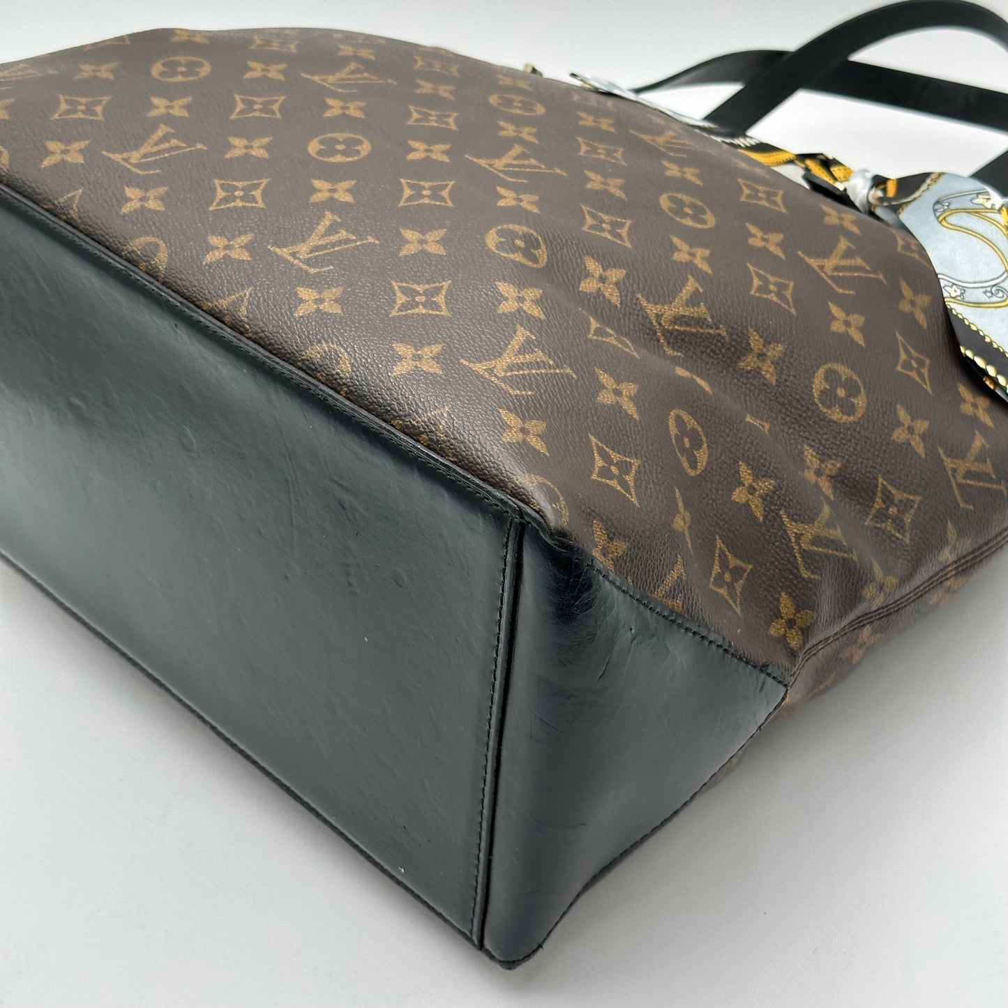 Authentic Louis Vuitton 1999 Monogram Cabas Mezzo Tote