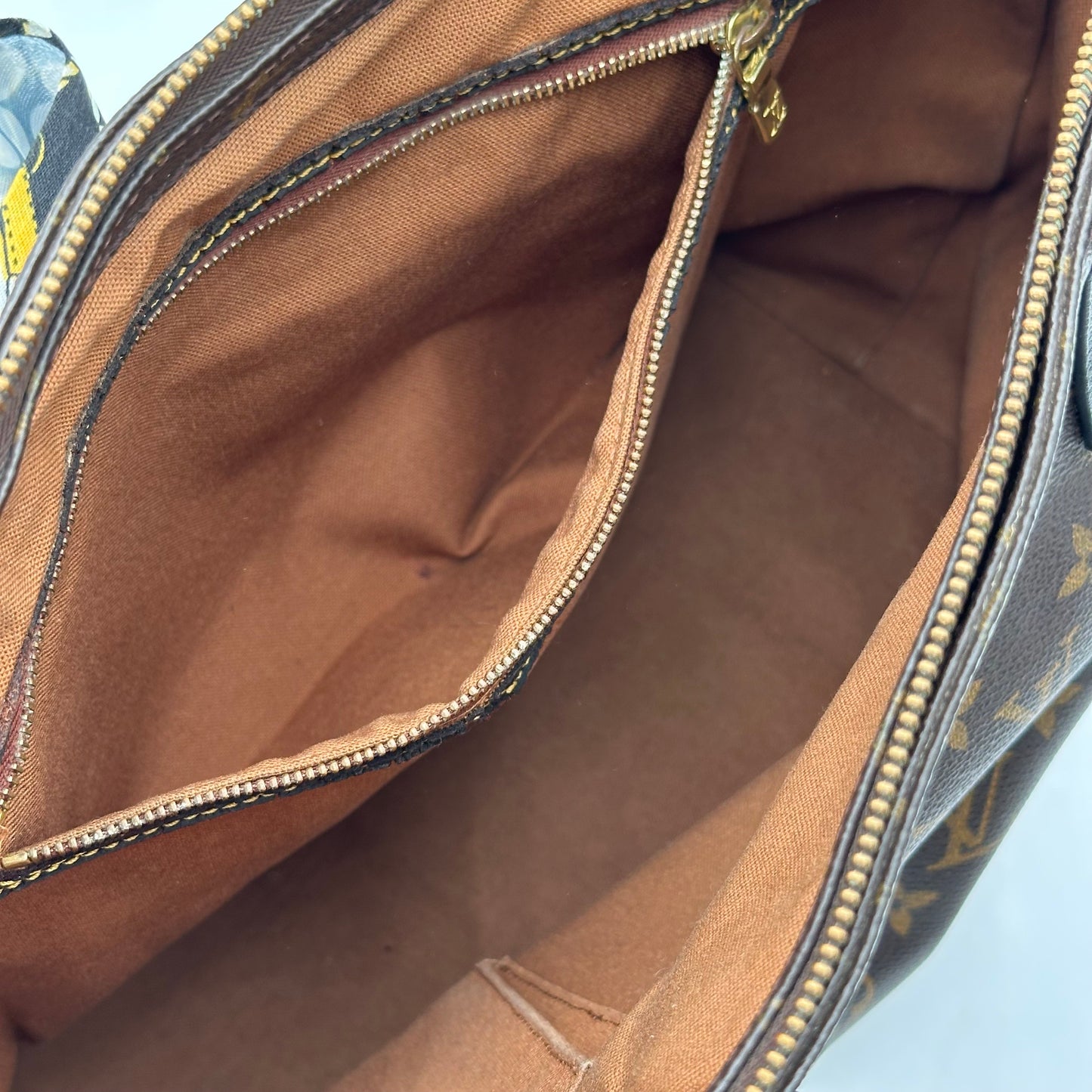 Authentic Louis Vuitton 1999 Monogram Cabas Mezzo Tote