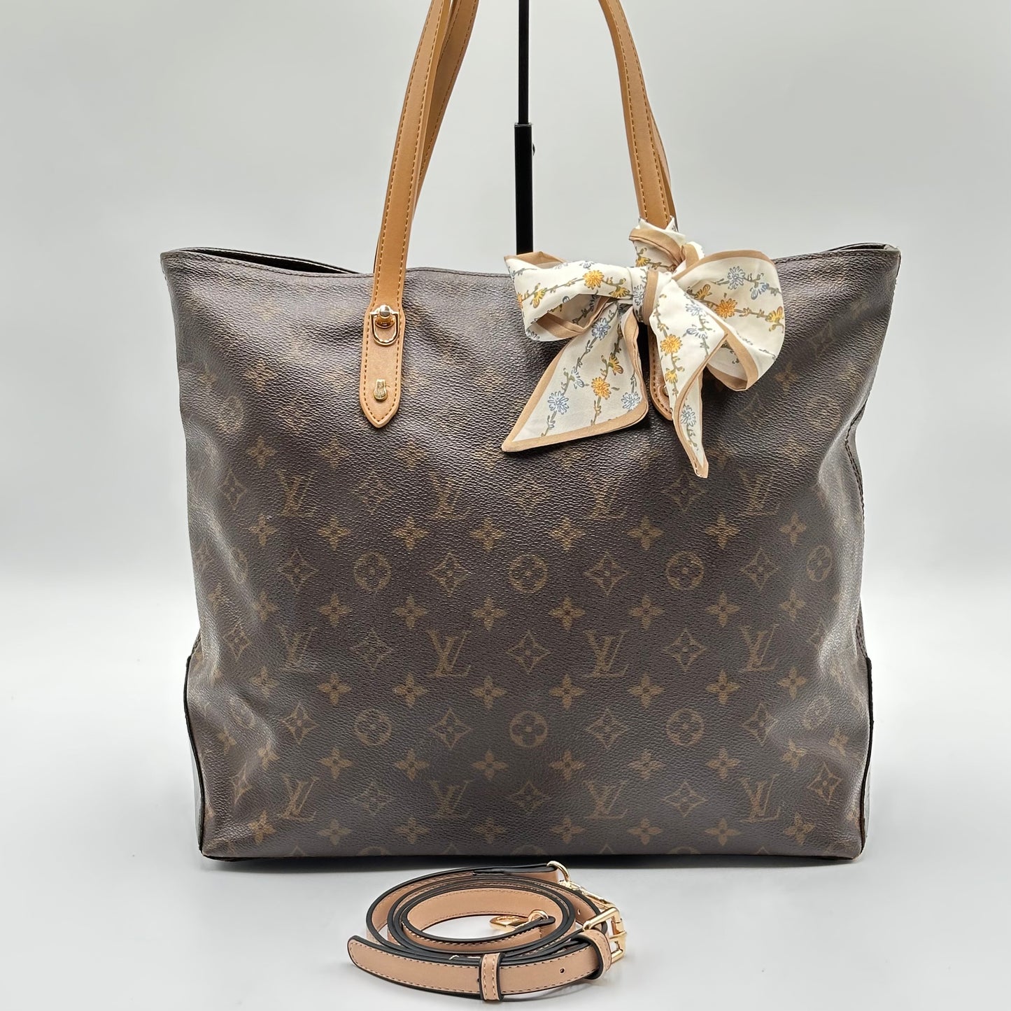 Authentic Louis Vuitton 1999 Monogram Cabas Mezzo Tote