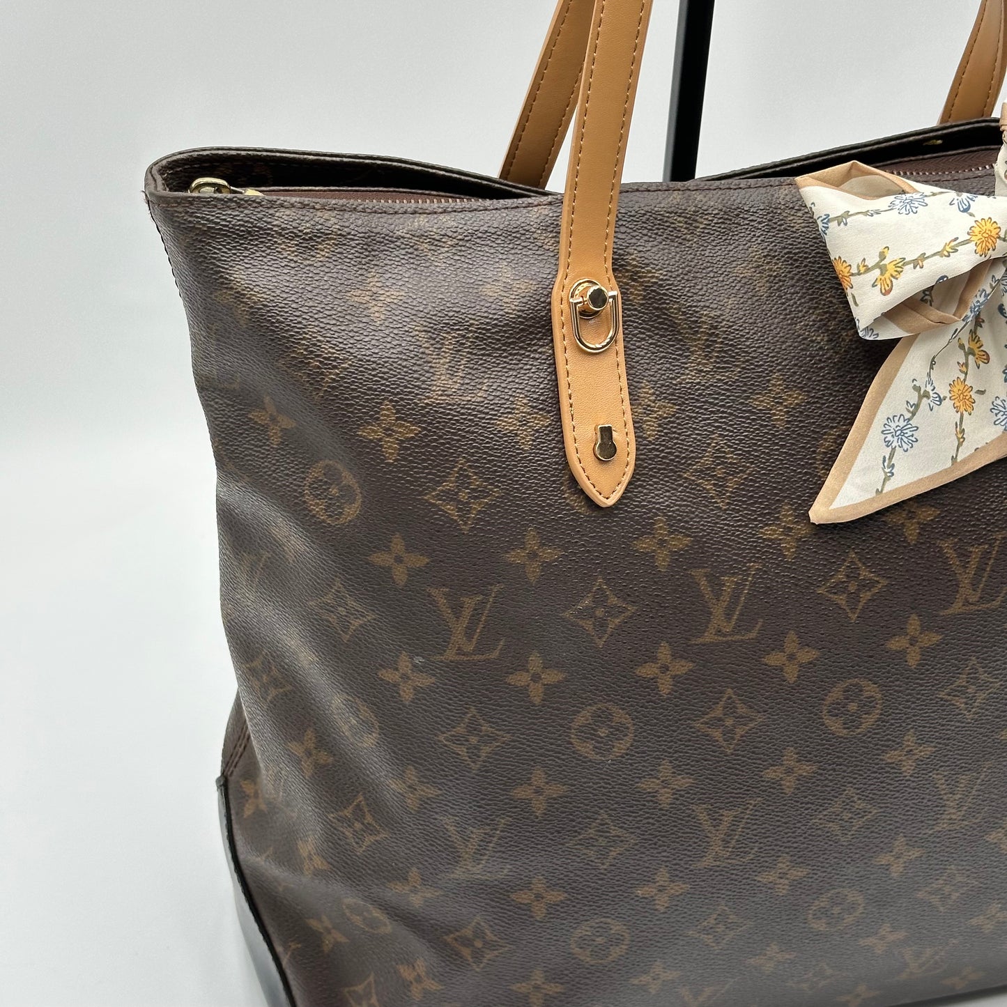 Authentic Louis Vuitton 1999 Monogram Cabas Mezzo Tote