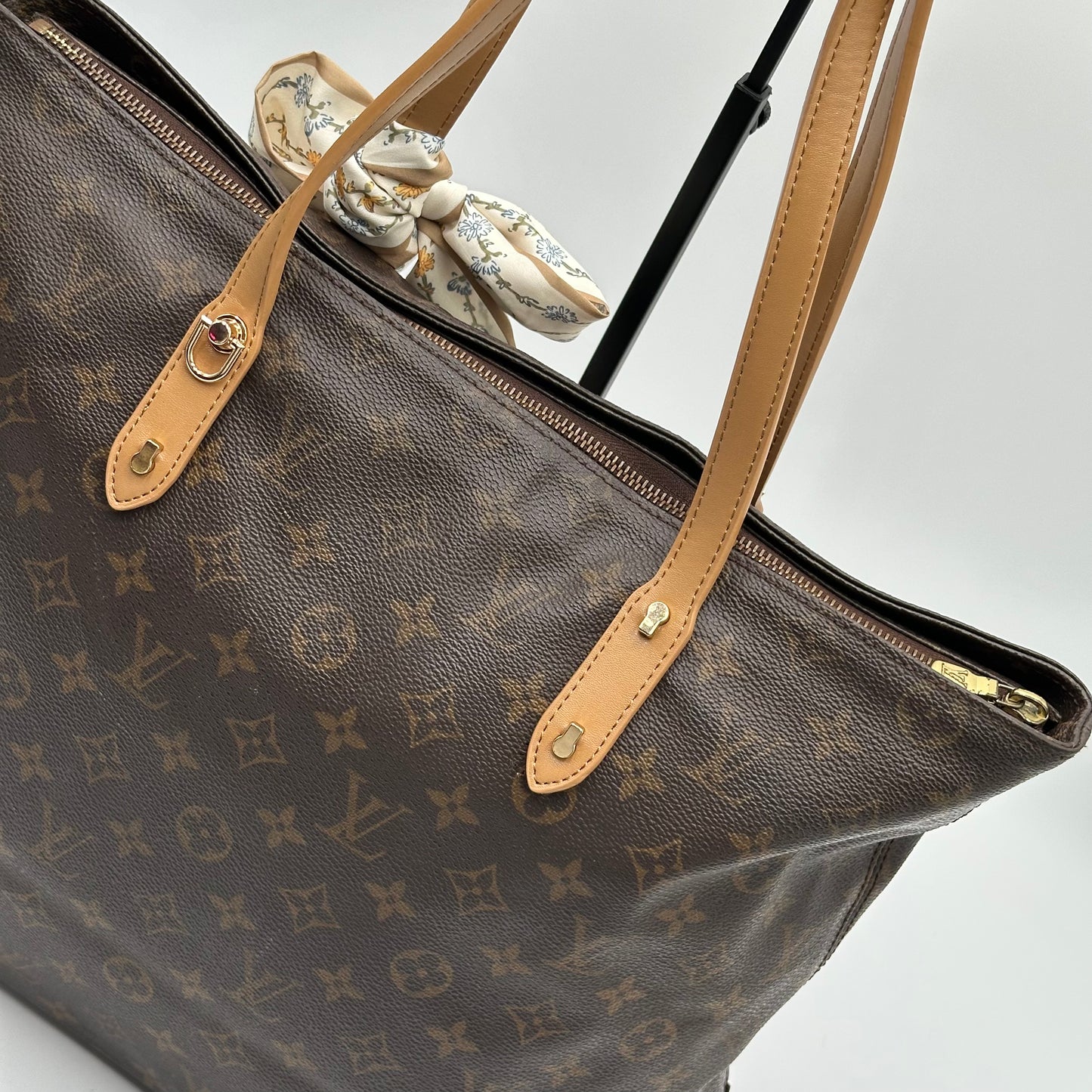 Authentic Louis Vuitton 1999 Monogram Cabas Mezzo Tote