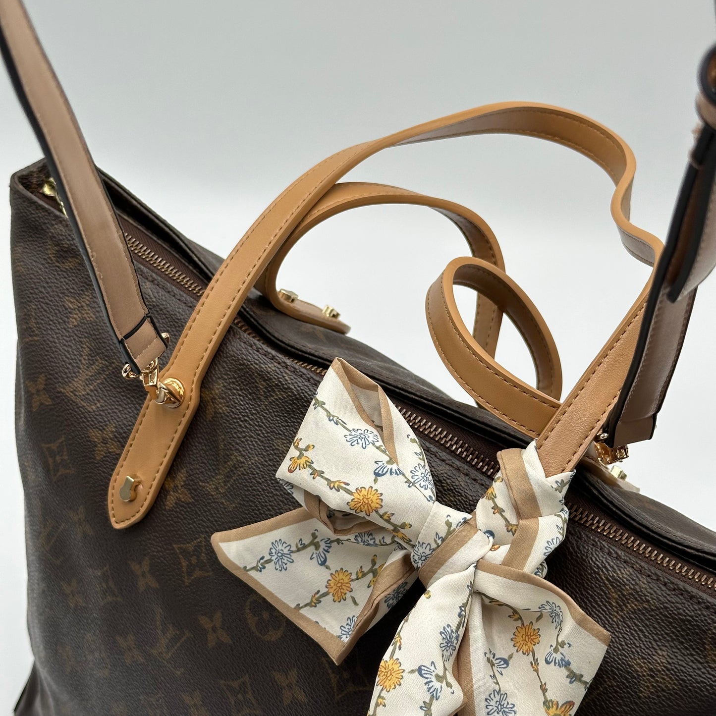 Authentic Louis Vuitton 1999 Monogram Cabas Mezzo Tote