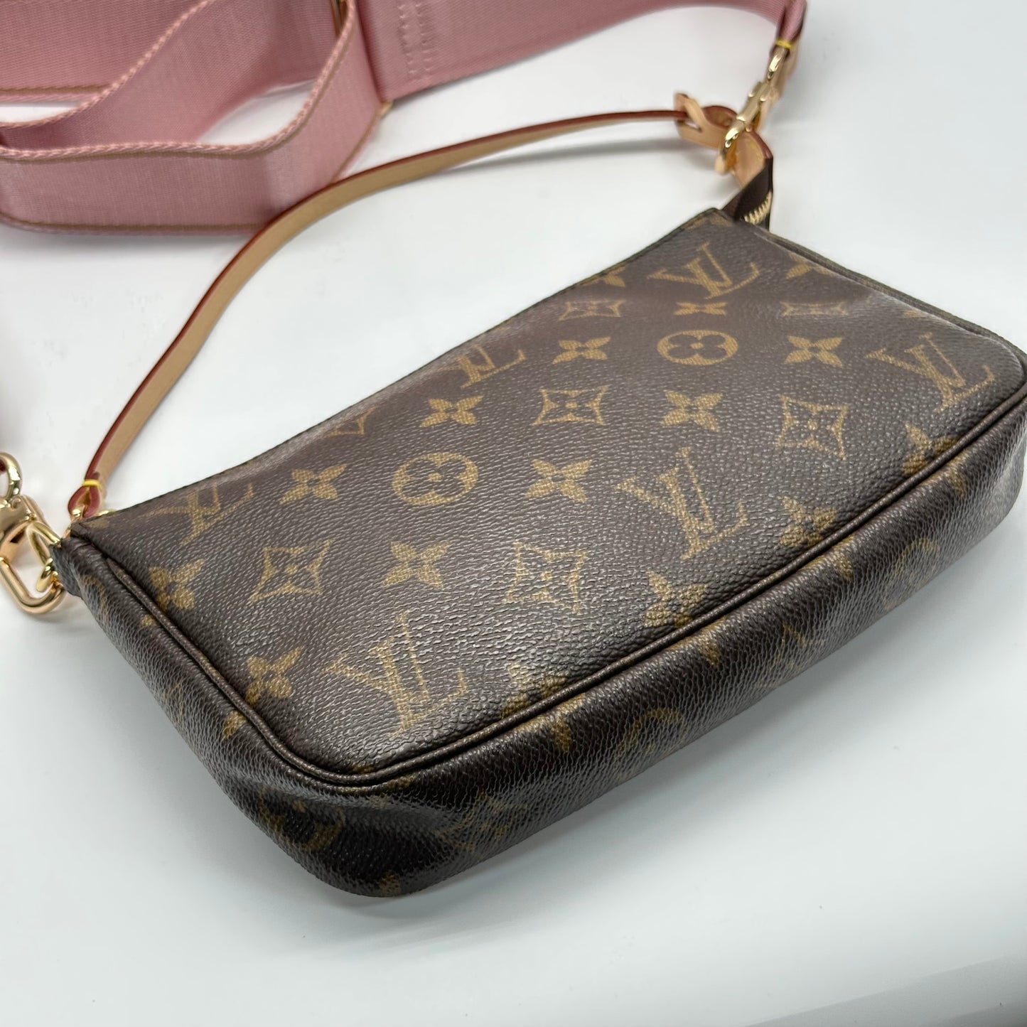 Authentic 2000 Louis Vuitton Monogram Pochette Accessoires Crossbody