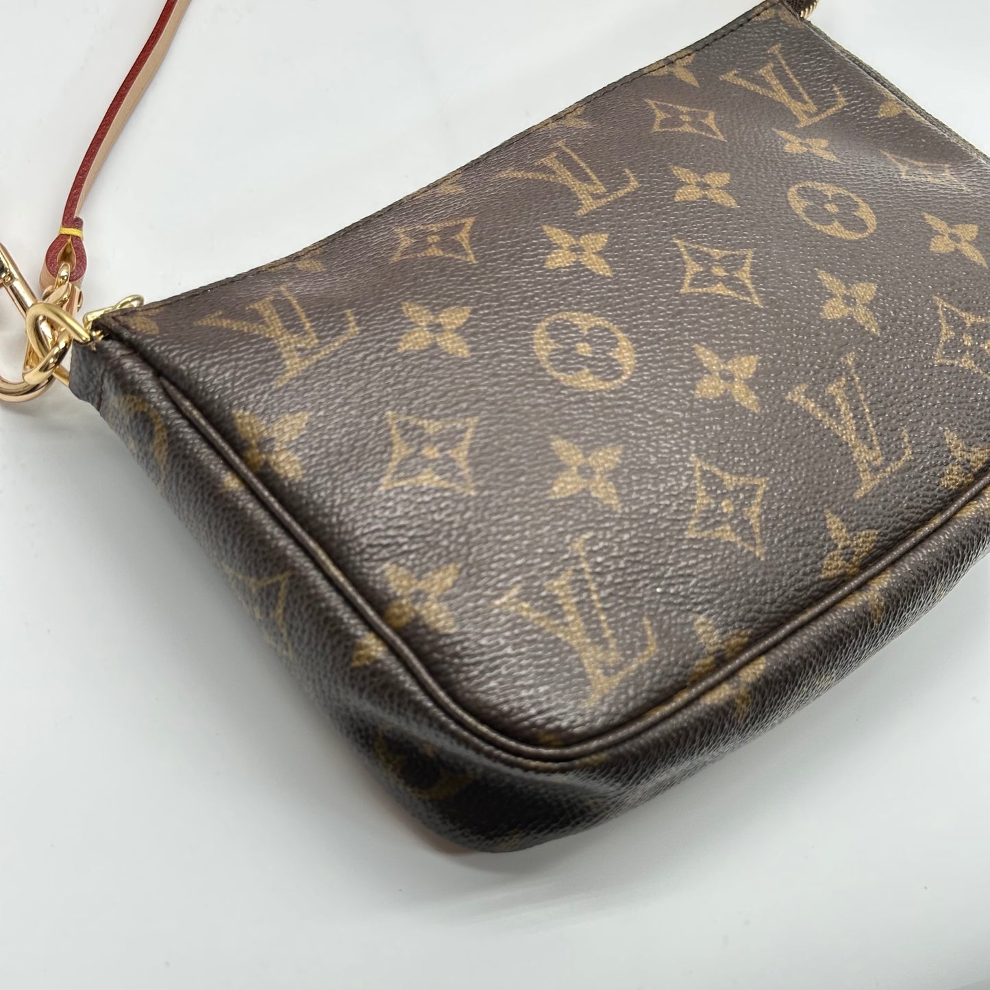 Authentic 2000 Louis Vuitton Monogram Pochette Accessoires Crossbody