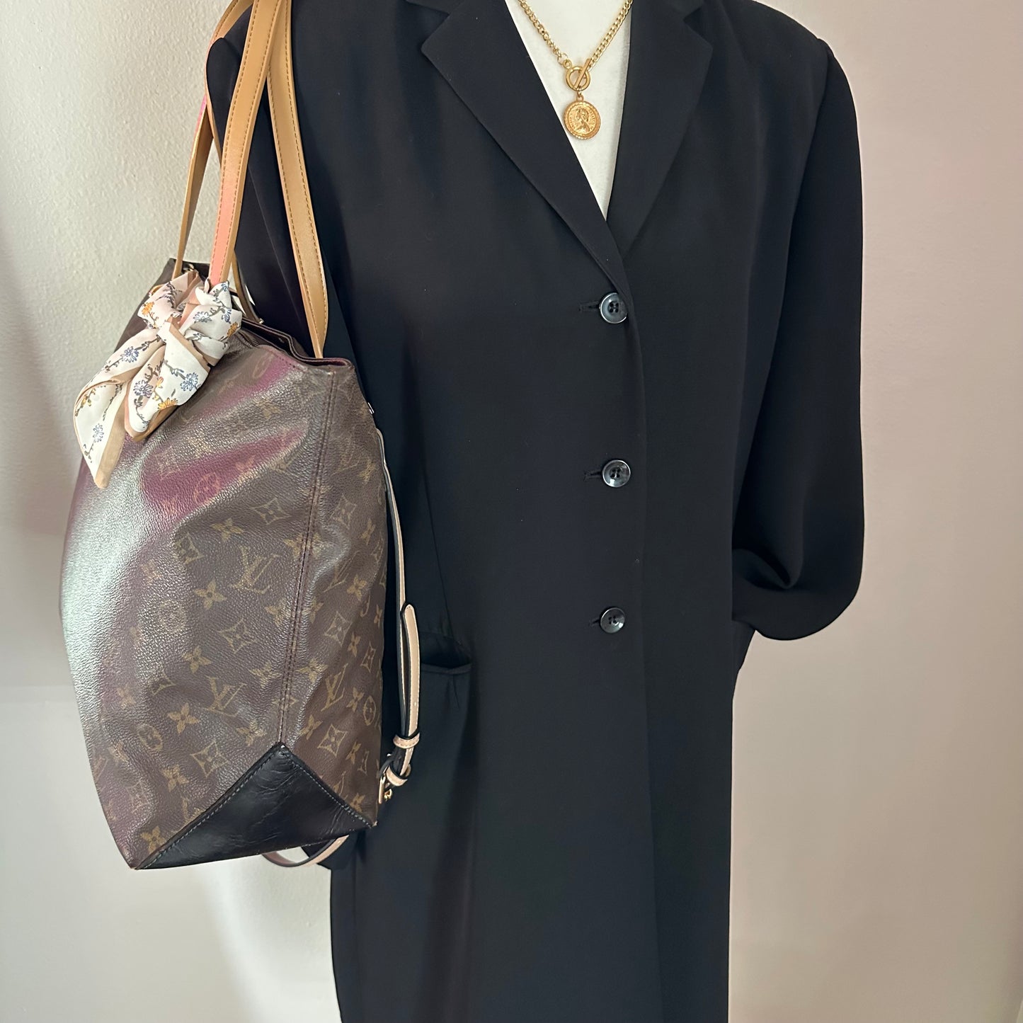 Authentic Louis Vuitton 1999 Monogram Cabas Mezzo Tote