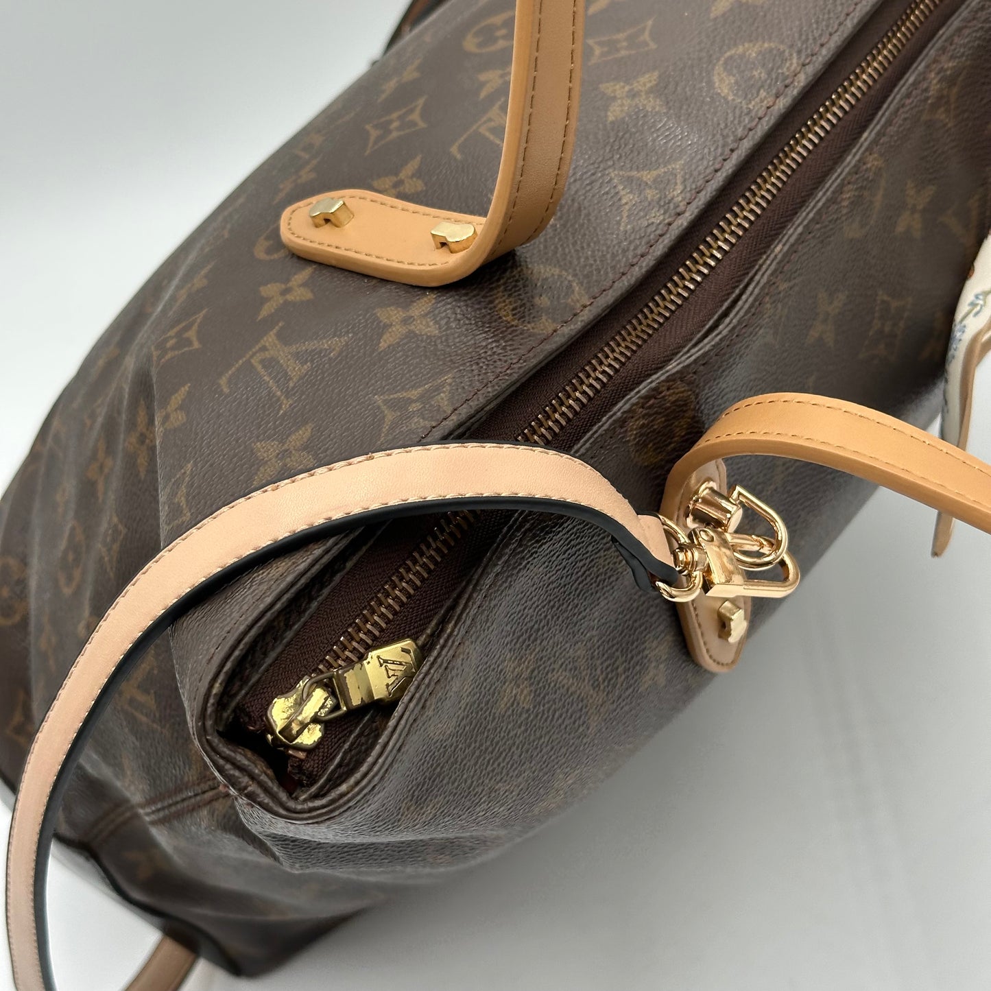 Authentic Louis Vuitton 1999 Monogram Cabas Mezzo Tote