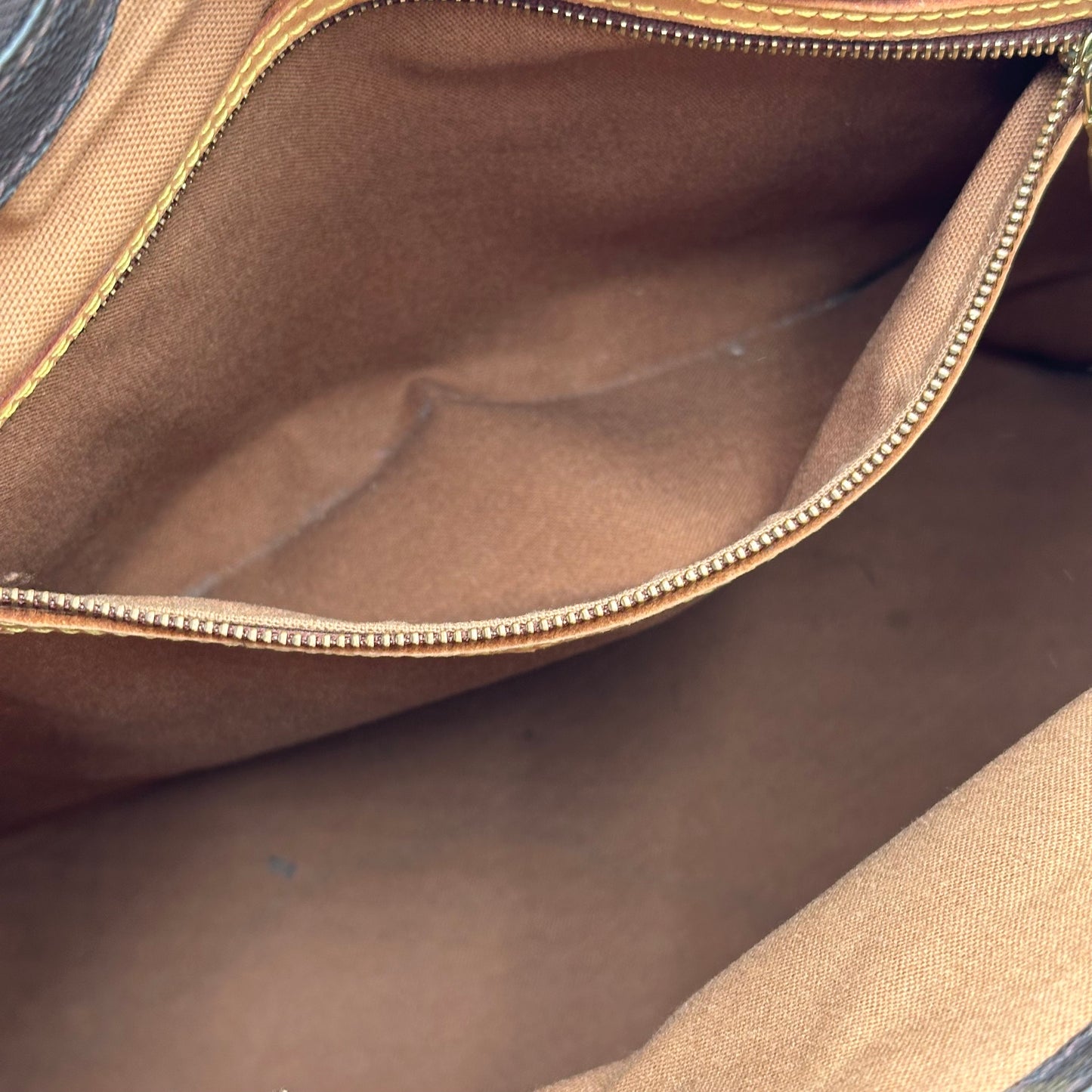 Authentic Louis Vuitton 1999 Monogram Cabas Mezzo Tote