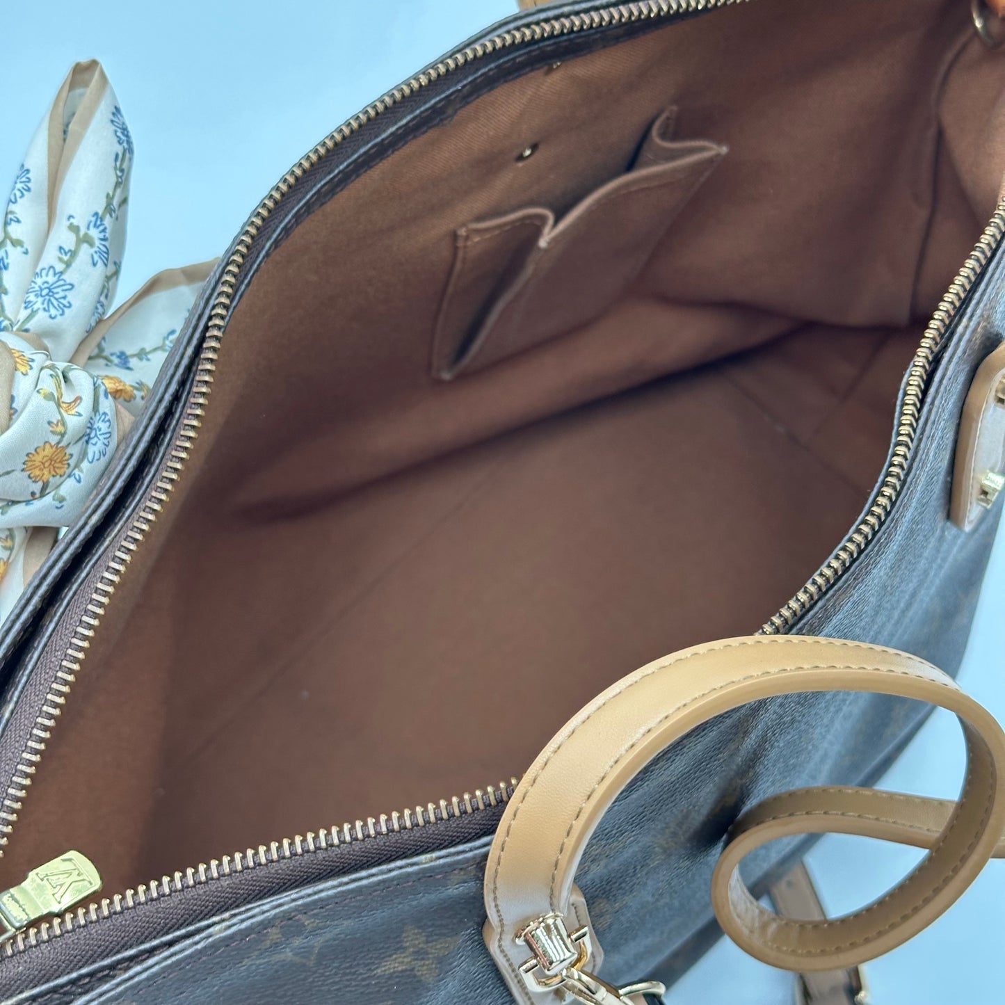 Authentic Louis Vuitton 1999 Monogram Cabas Mezzo Tote