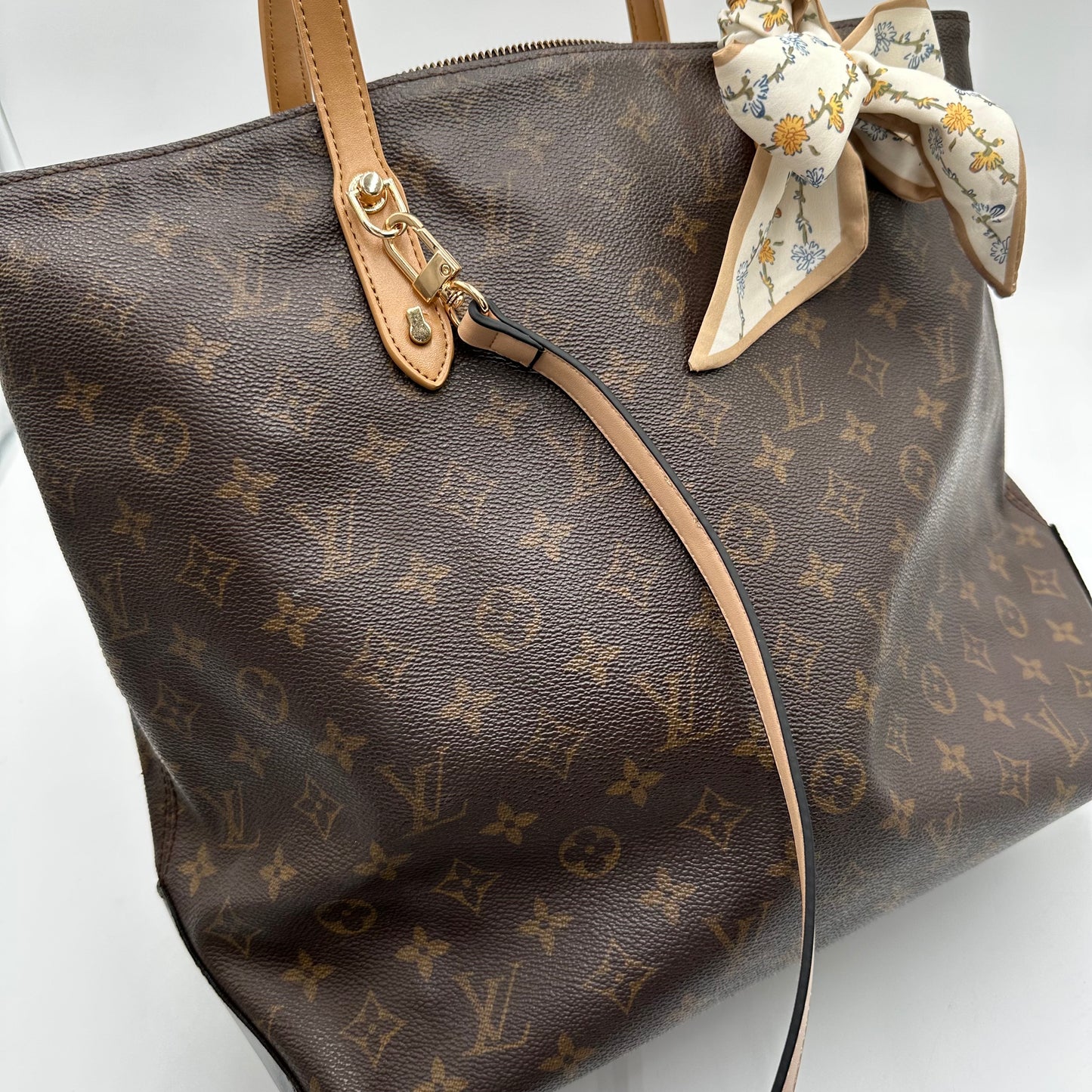 Authentic Louis Vuitton 1999 Monogram Cabas Mezzo Tote